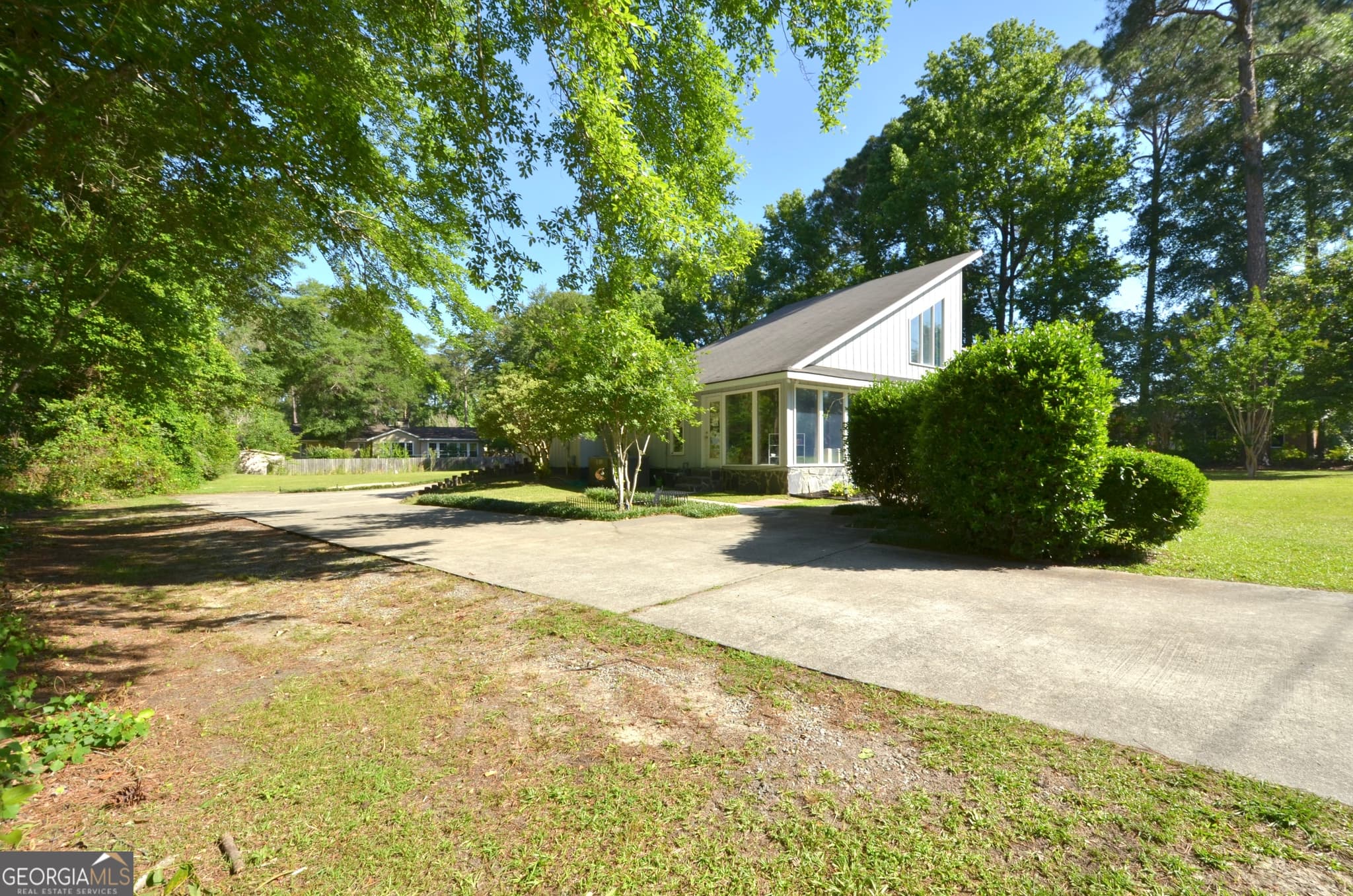 4 bedroom, 3 bathroom, 3,065 sq ft single family residence under contract at 1222 4th Avenue, Eastman, GA 31023 — photo 9