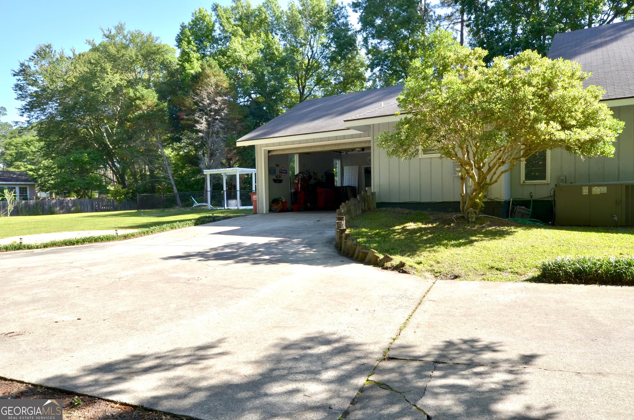 4 bedroom, 3 bathroom, 3,065 sq ft single family residence under contract at 1222 4th Avenue, Eastman, GA 31023 — photo 10