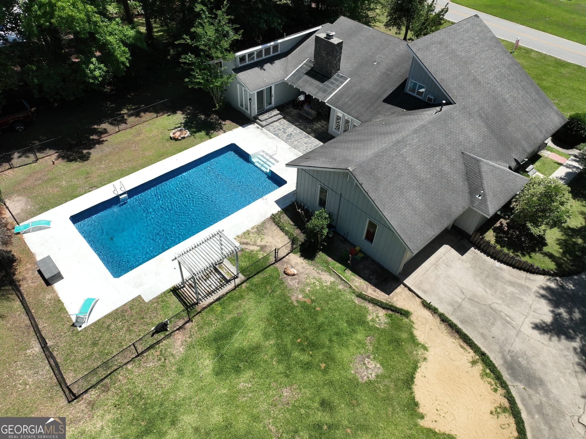 4 bedroom, 3 bathroom, 3,065 sq ft single family residence under contract at 1222 4th Avenue, Eastman, GA 31023 — photo 4