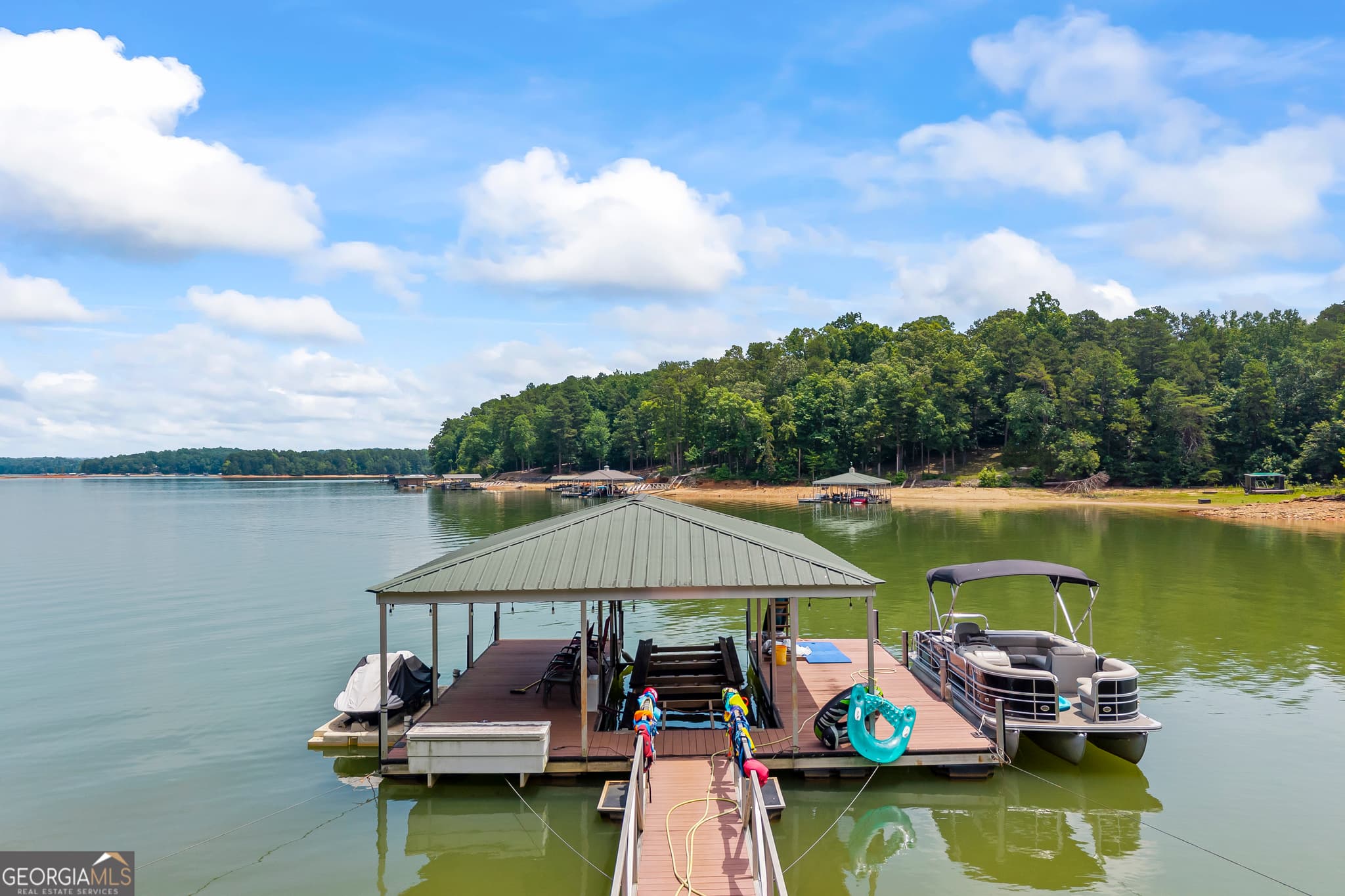 5 bedroom, 5 bathroom, 4,621 sq ft single family residence for sale at 540 Capri Point, Lavonia, GA 30553 — photo 2