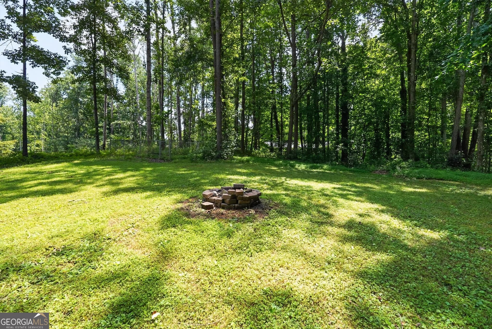 3 bedroom, 2 bathroom, 1,824 sq ft single family residence for sale at 277 Acorn Tree Drive, Dallas, GA 30132 — photo 2