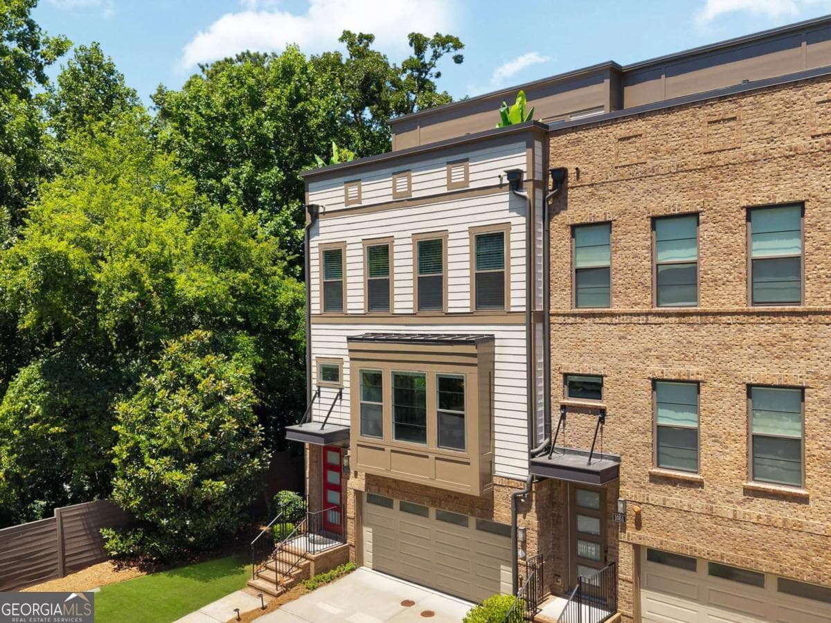 3 bedroom, 4 bathroom, 2,208 sq ft townhouse sold at 1053 Brandsford Street, Atlanta, GA 30318