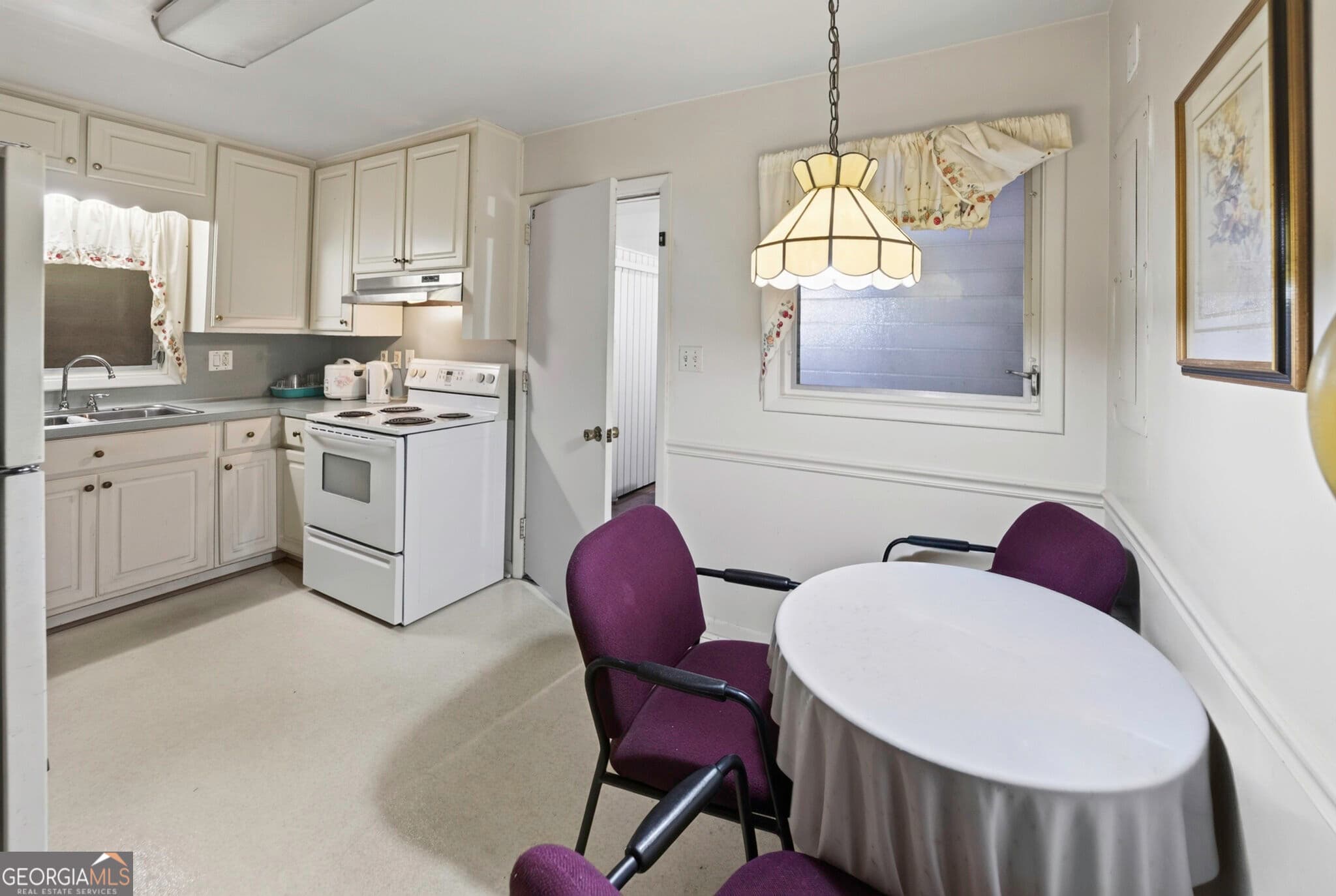 7 bedroom, 5 bathroom, 2,454 sq ft single family residence for sale at 3130 Stratford Arms Drive, Atlanta, GA 30341 — photo 9