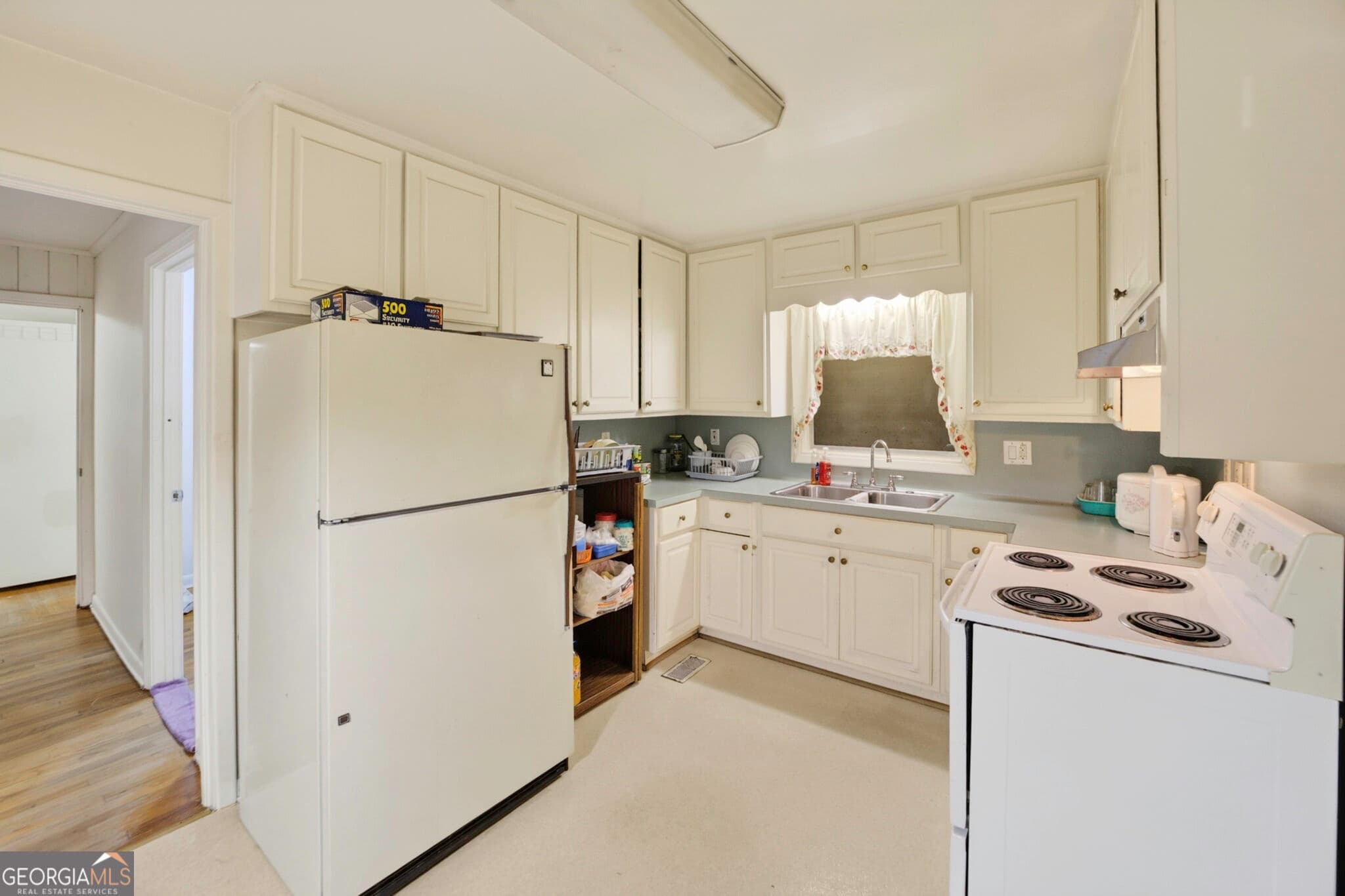 7 bedroom, 5 bathroom, 2,454 sq ft single family residence for sale at 3130 Stratford Arms Drive, Atlanta, GA 30341 — photo 8