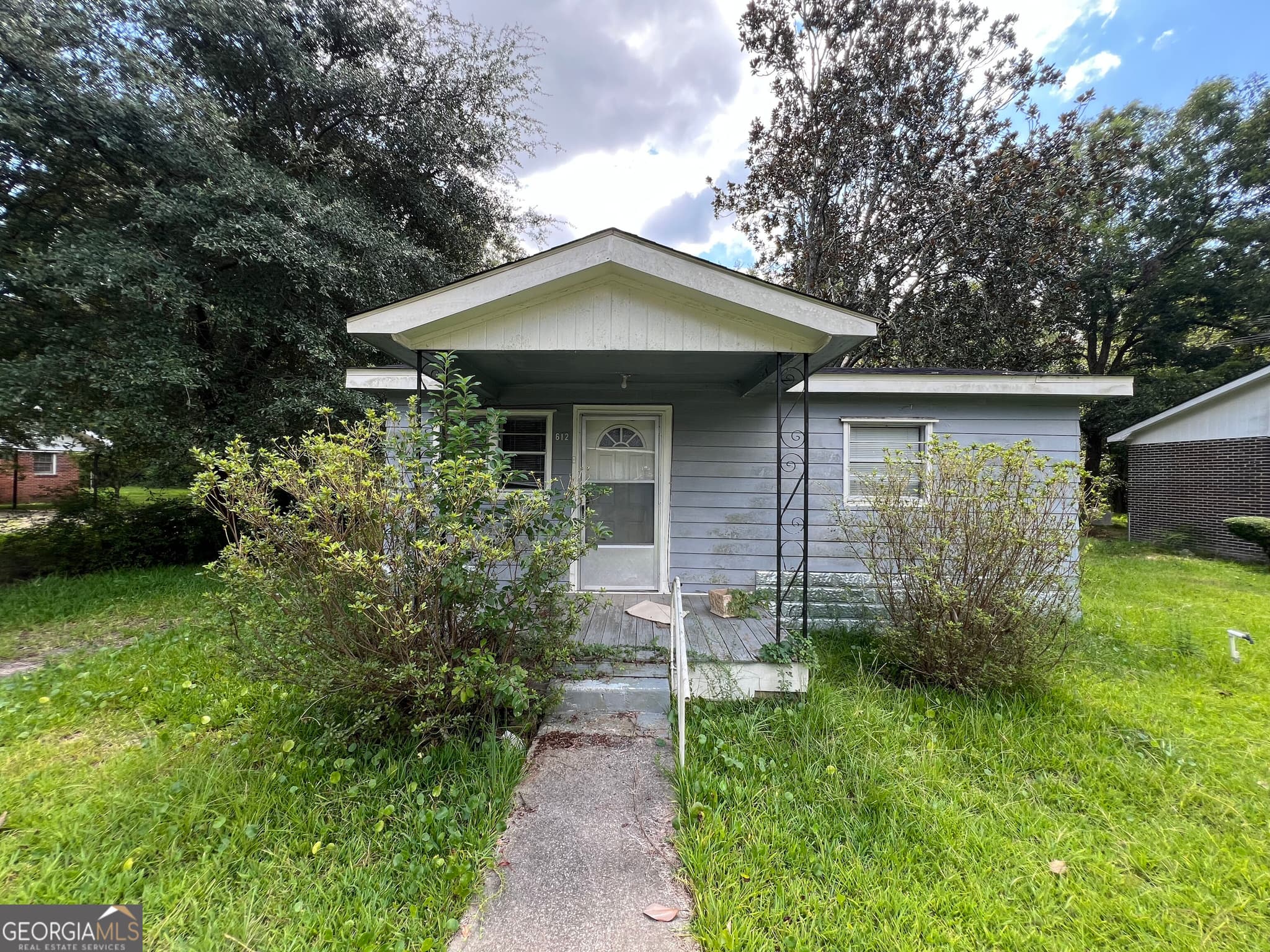 2 bedroom, 1.5 bathroom, 884 sq ft single family residence for sale at 612 Zackery Avenue, Albany, GA 31701