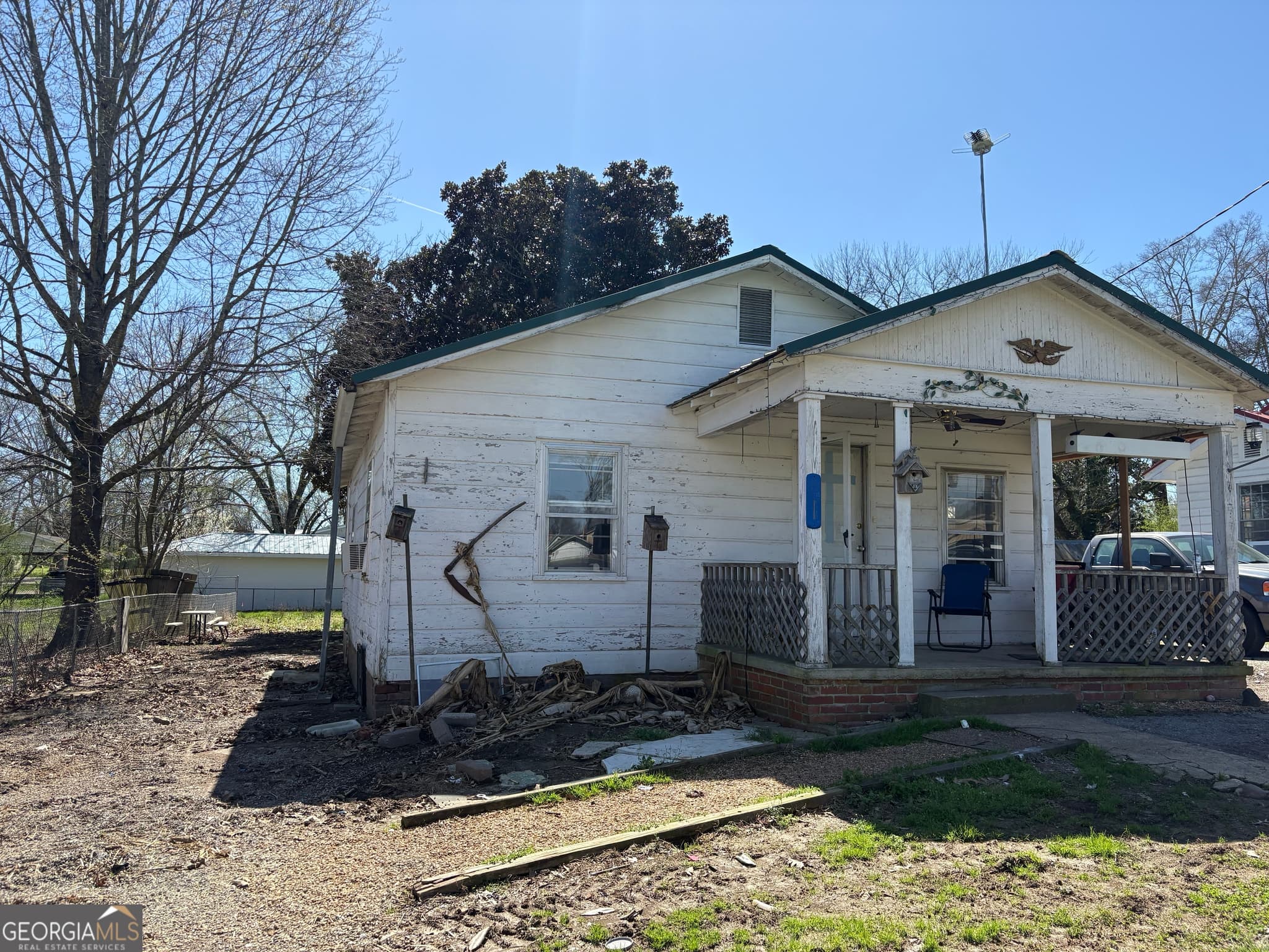 2 bedroom, 1 bathroom, 696 sq ft single family residence sold at 1108 Glentana Road, Rossville, GA 30741
