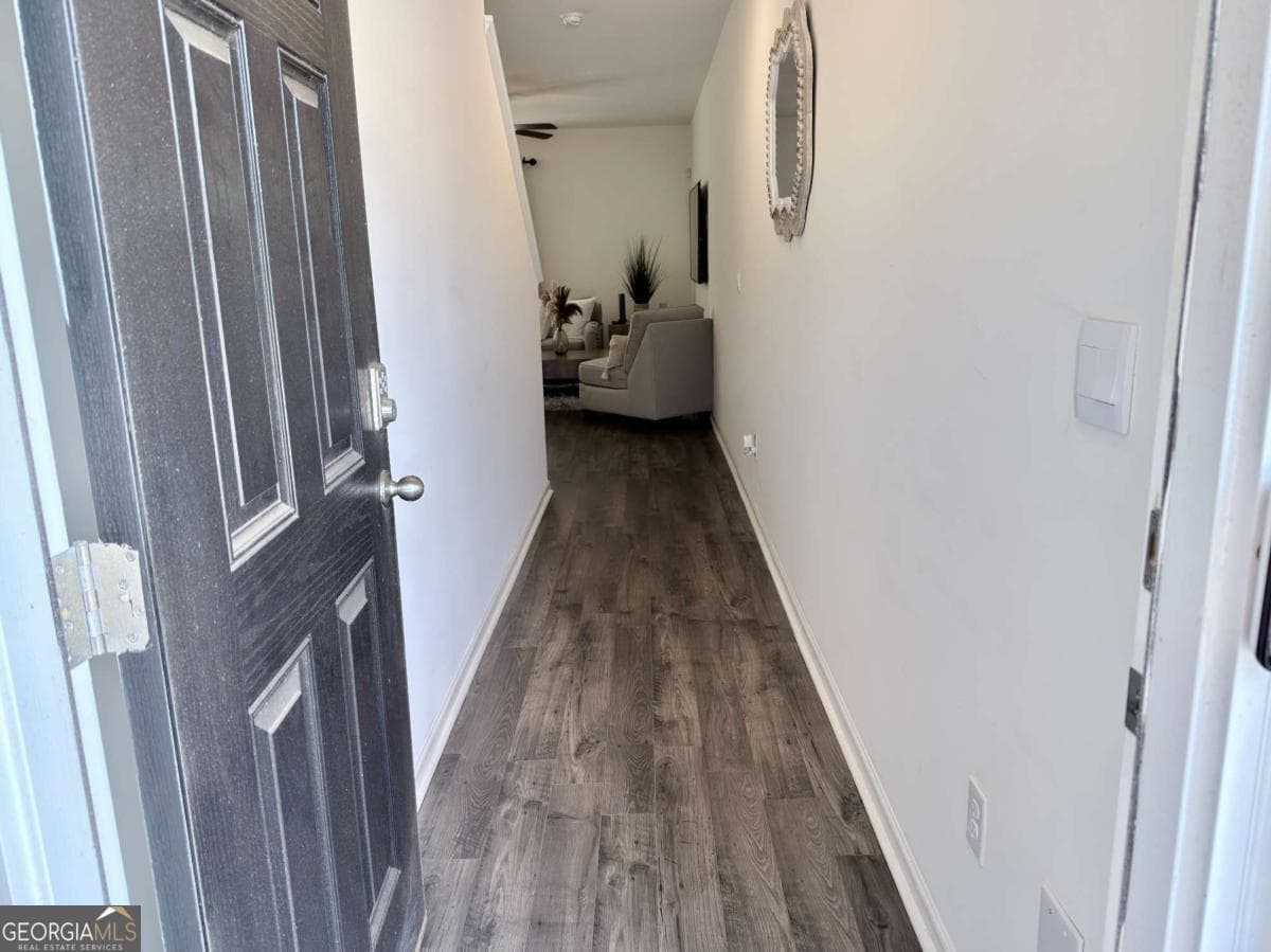 3 bedroom, 2.5 bathroom, 1,880 sq ft townhouse for sale at 111 Hampton Circle, Mcdonough, GA 30253 — photo 6