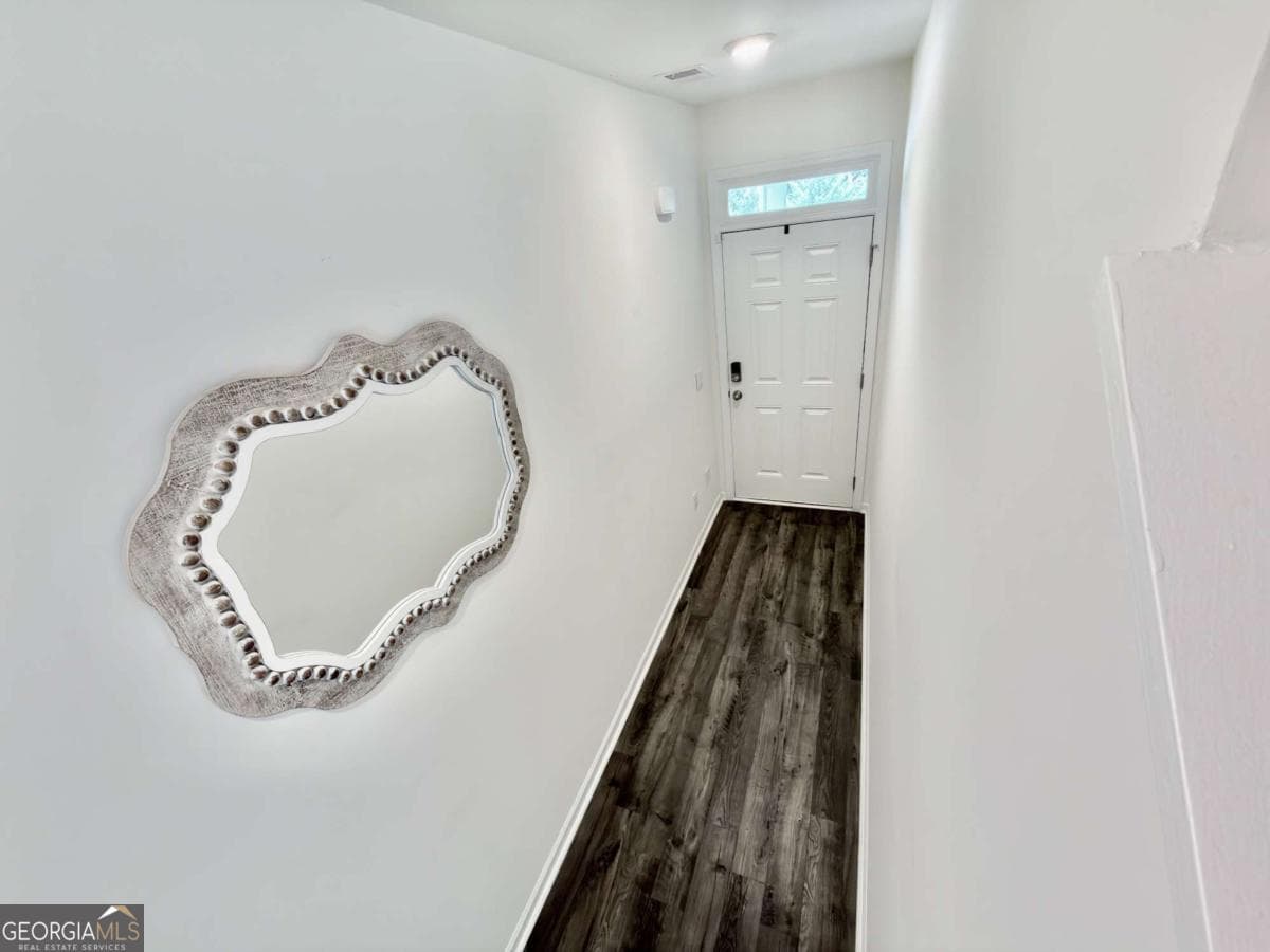 3 bedroom, 2.5 bathroom, 1,880 sq ft townhouse for sale at 111 Hampton Circle, Mcdonough, GA 30253 — photo 7