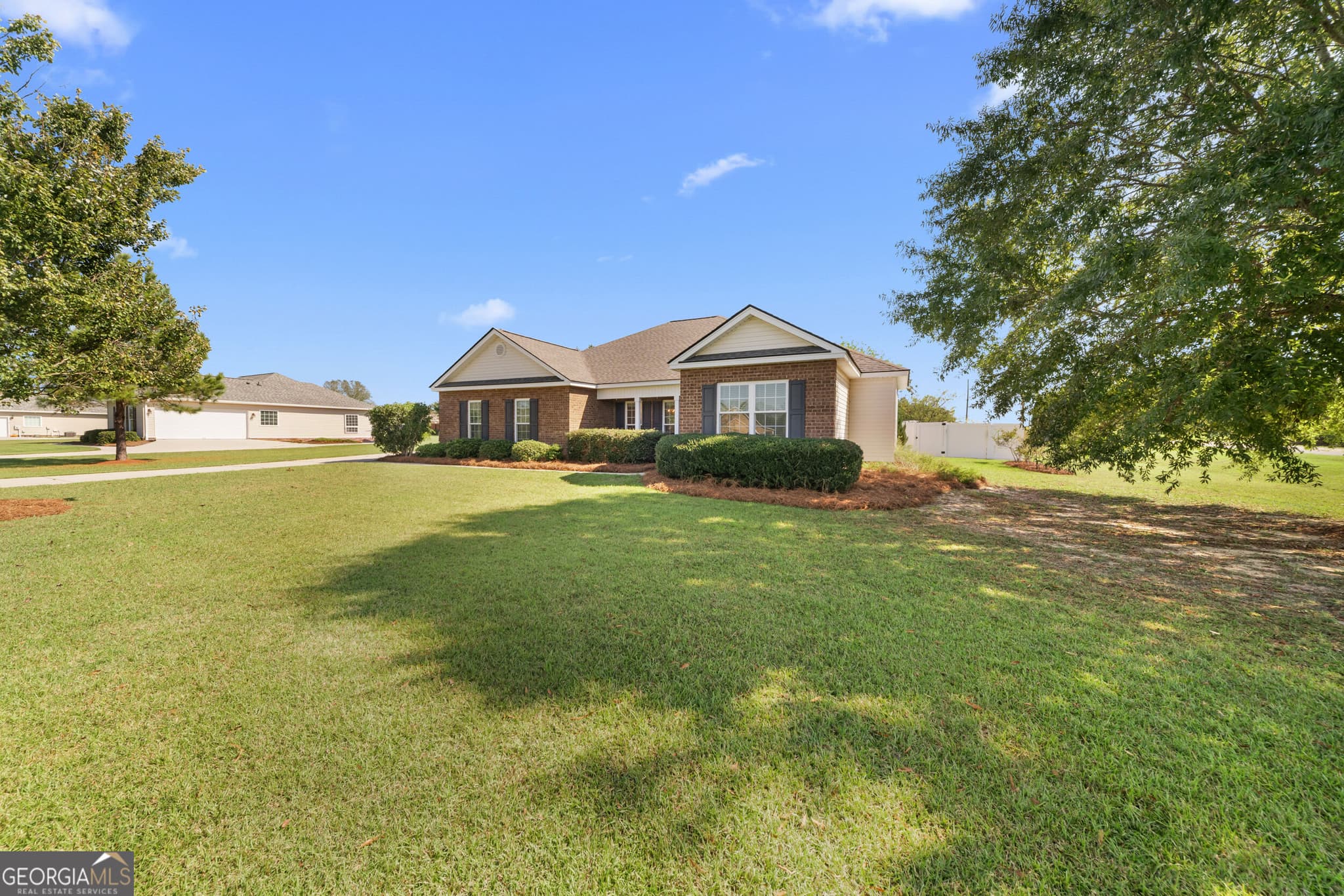 4 bedroom, 2 bathroom, 1,872 sq ft single family residence for sale at 100 Wedgefield Way, Statesboro, GA 30458 — photo 2