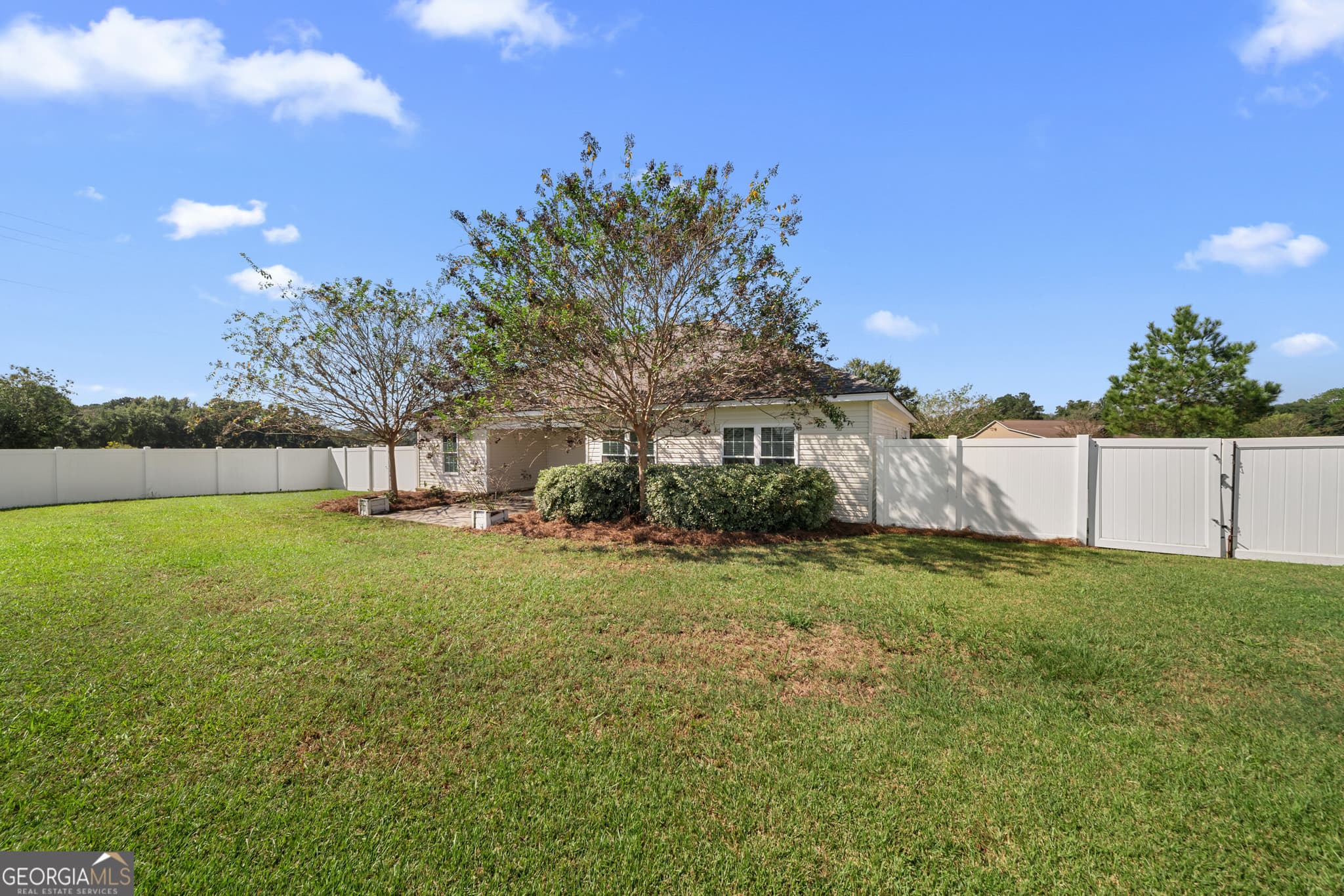 4 bedroom, 2 bathroom, 1,872 sq ft single family residence for sale at 100 Wedgefield Way, Statesboro, GA 30458 — photo 4