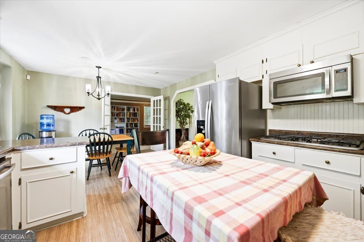 3 bedroom, 2 bathroom, 1,764 sq ft single family residence for sale at 3240 Lousie Place, Macon, GA 31204 — photo 10