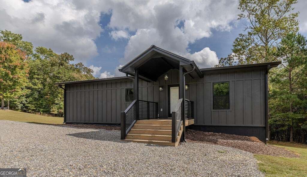 2 bedroom, 2 bathroom, 1,380 sq ft single family residence for sale at 217 Harbin Court 12, Morganton, GA 30560 — photo 1 of 32
