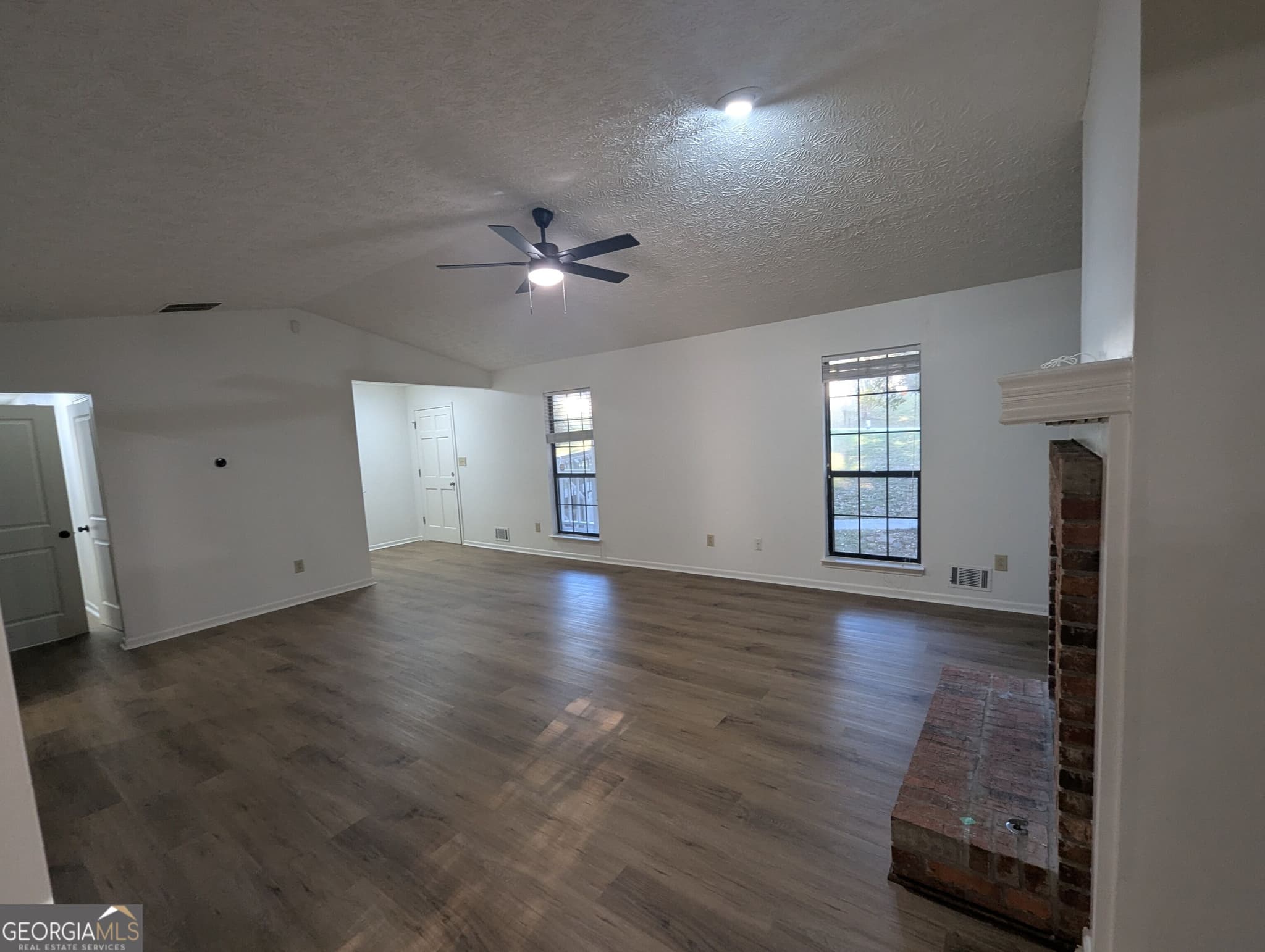 4 bedroom, 3 bathroom, 2,448 sq ft single family residence for sale at 664 River Bend Drive, Jonesboro, GA 30238 — photo 2
