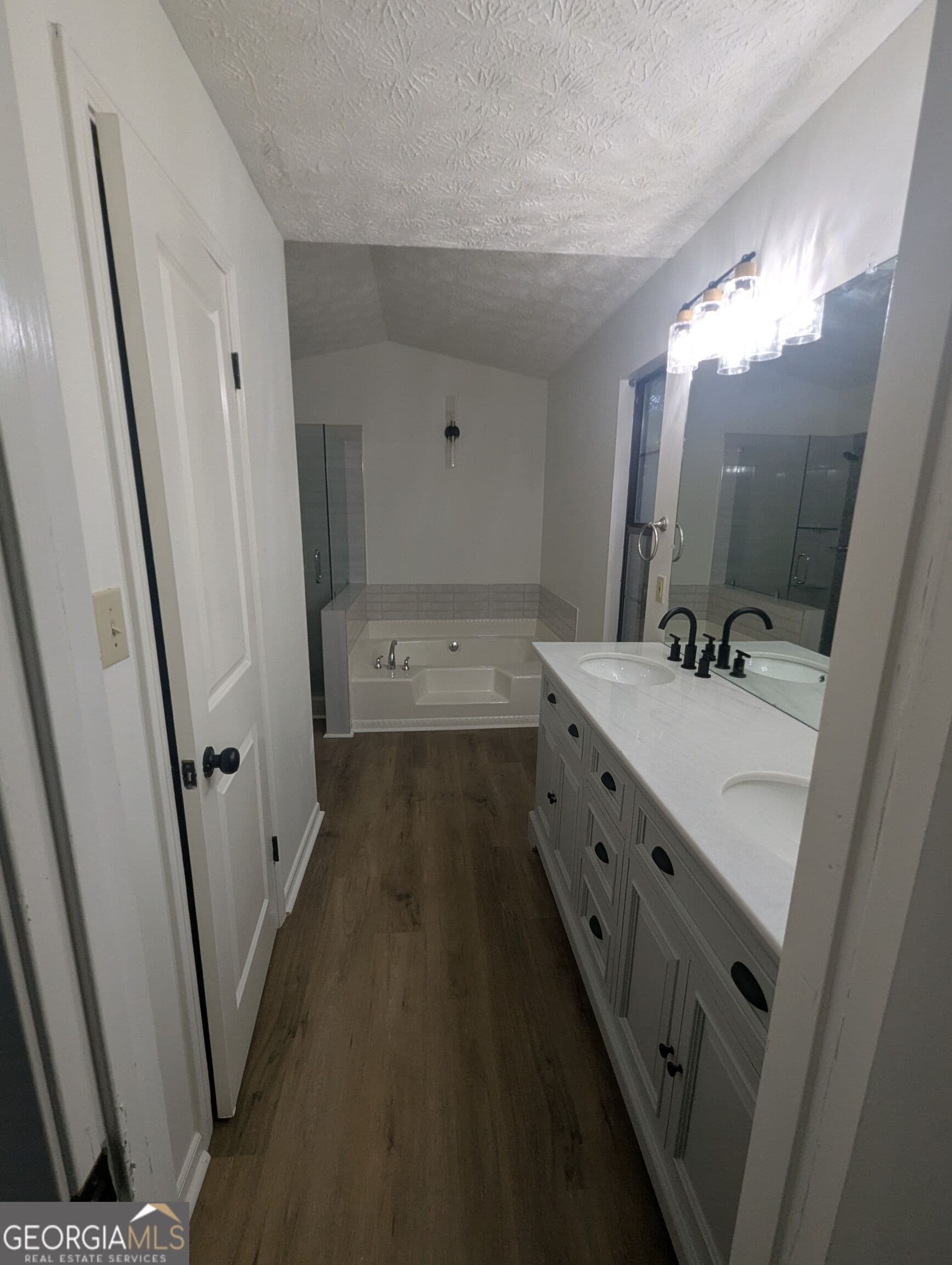 4 bedroom, 3 bathroom, 2,448 sq ft single family residence for sale at 664 River Bend Drive, Jonesboro, GA 30238 — photo 7