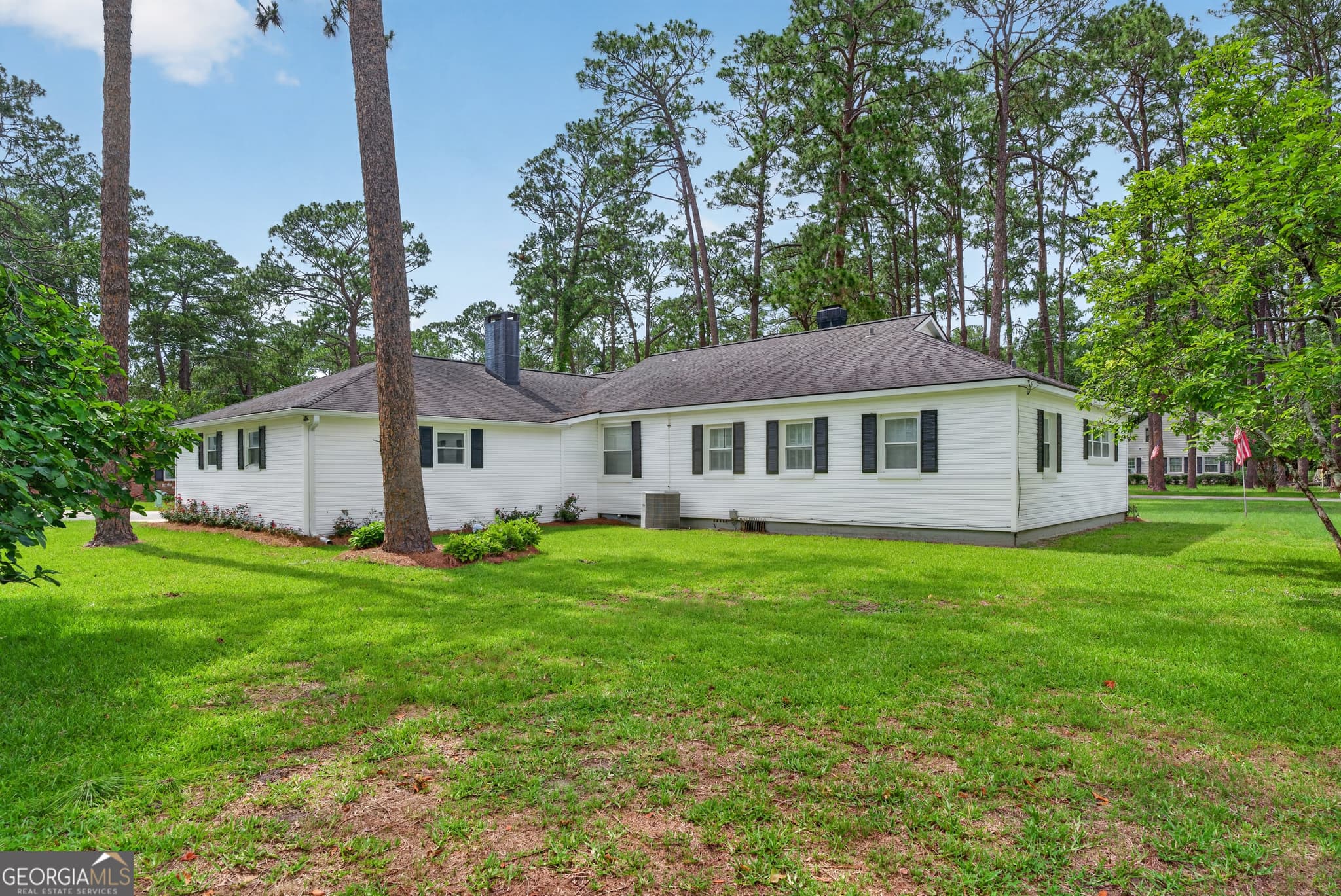 3 bedroom, 2 bathroom, 2,334 sq ft single family residence for sale at 808 Seminole Trail, Waycross, GA 31501 — photo 6
