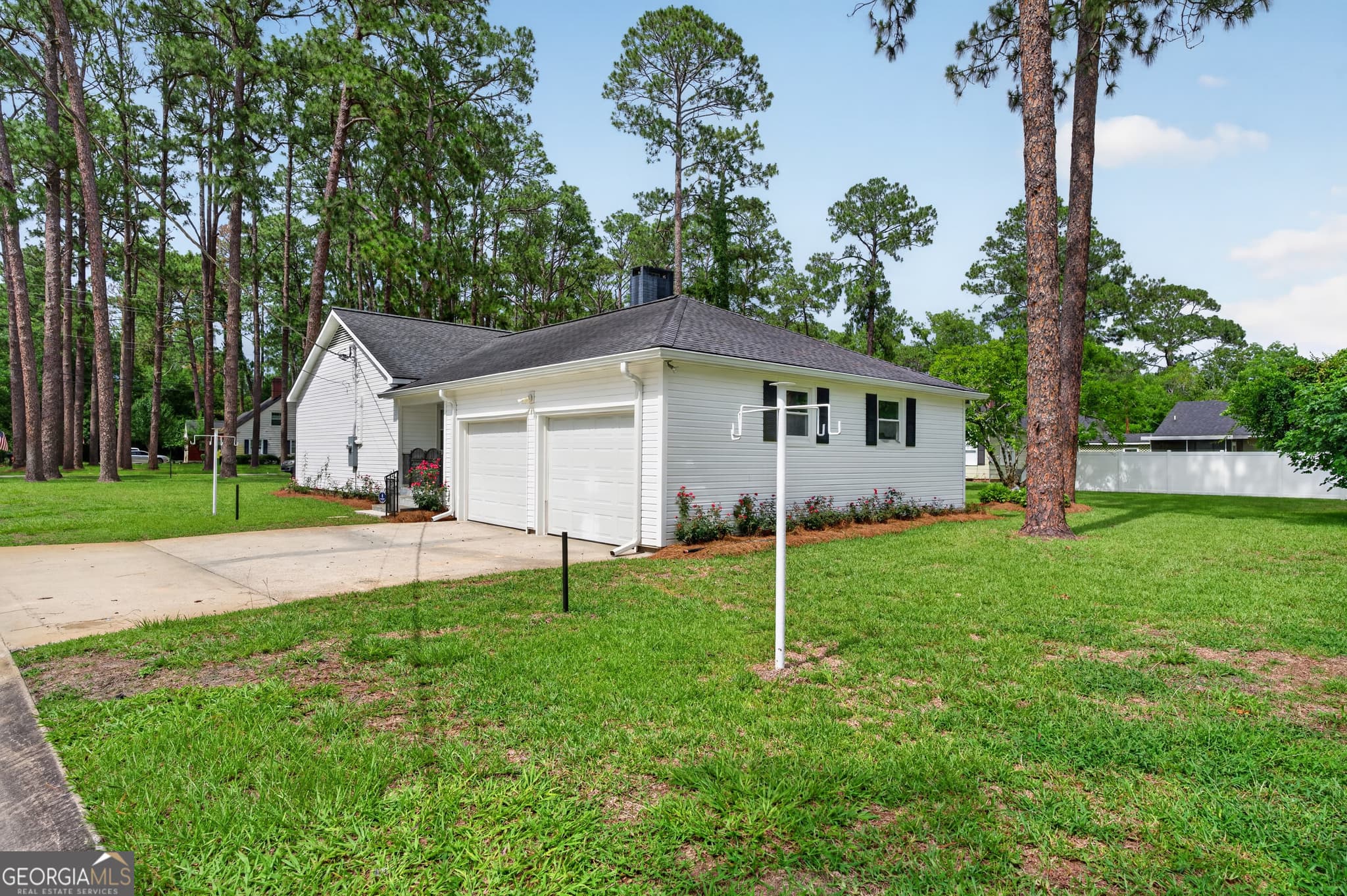 3 bedroom, 2 bathroom, 2,334 sq ft single family residence for sale at 808 Seminole Trail, Waycross, GA 31501 — photo 5