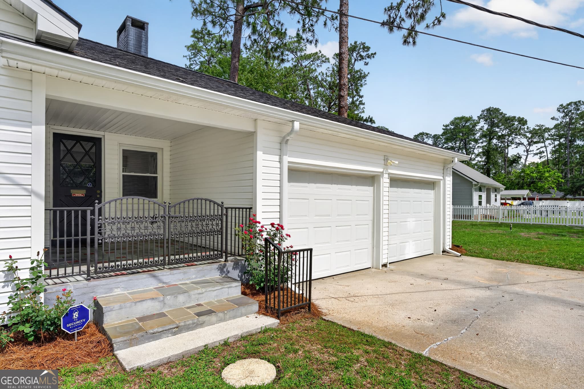 3 bedroom, 2 bathroom, 2,334 sq ft single family residence for sale at 808 Seminole Trail, Waycross, GA 31501 — photo 4
