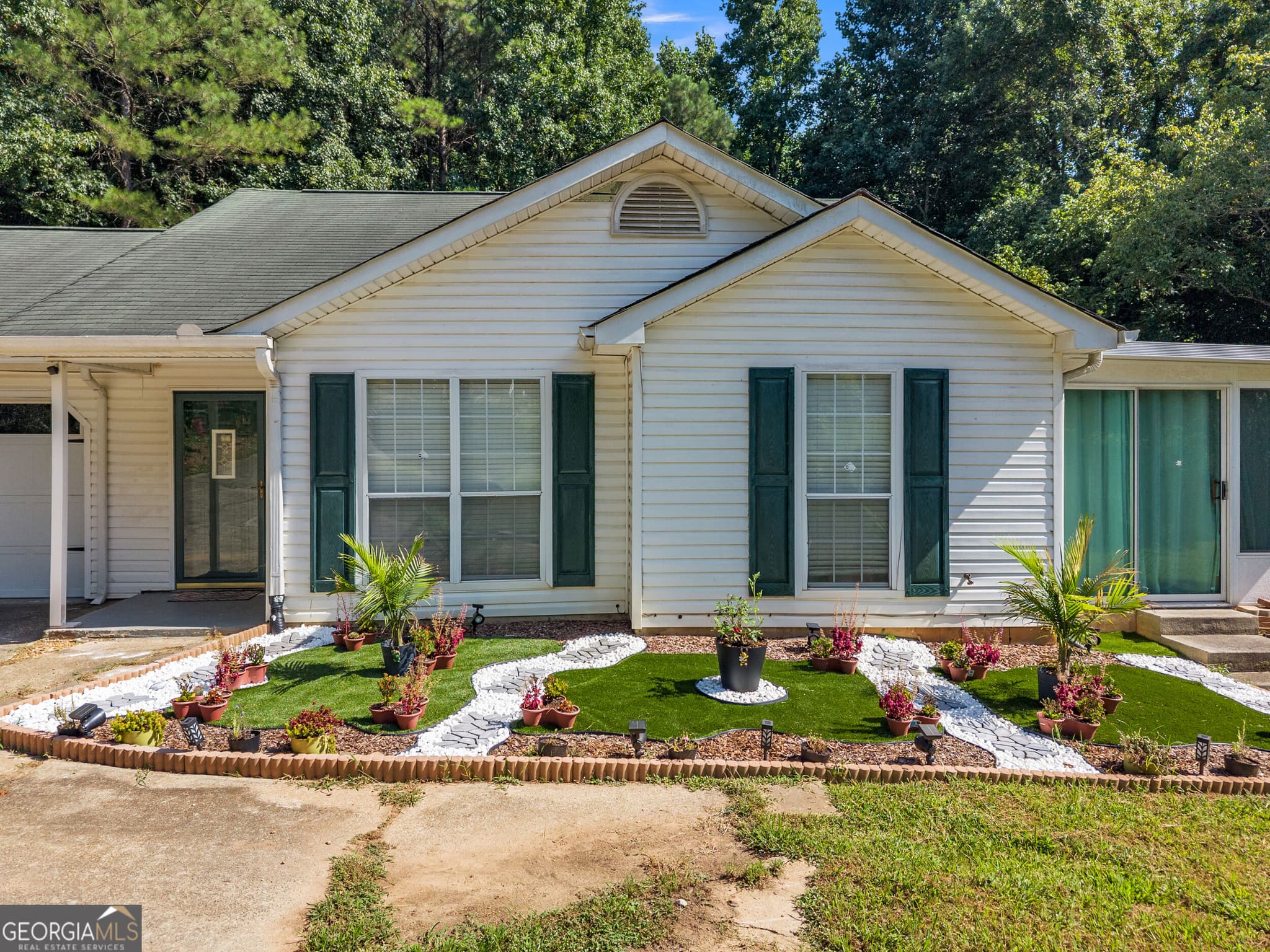 3 bedroom, 2 bathroom, 1,165 sq ft single family residence for sale at 3877 Deaton Road, Flowery Branch, GA 30542 — photo 6
