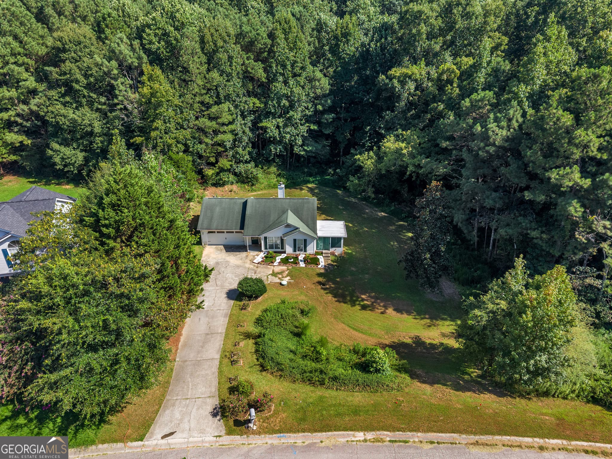 3 bedroom, 2 bathroom, 1,165 sq ft single family residence for sale at 3877 Deaton Road, Flowery Branch, GA 30542 — photo 3
