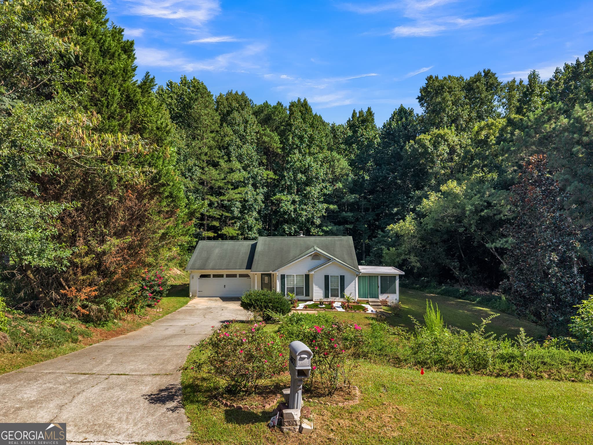 3 bedroom, 2 bathroom, 1,165 sq ft single family residence for sale at 3877 Deaton Road, Flowery Branch, GA 30542 — photo 5