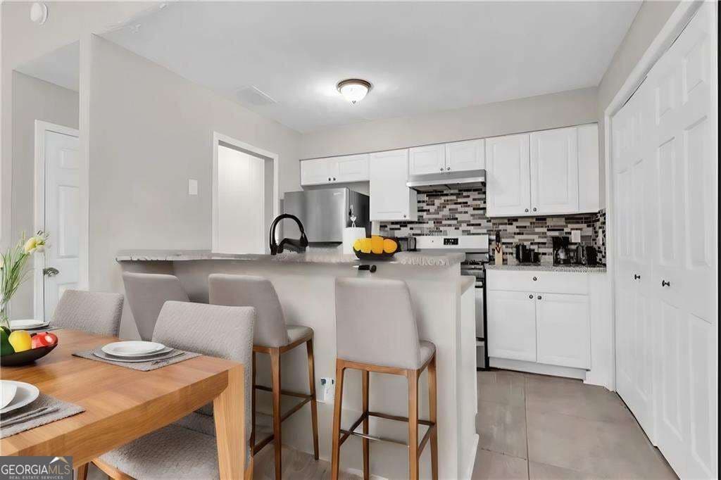 3 bedroom, 1.5 bathroom single family residence for rent at 422 Plainville Drive, Atlanta, GA 30331 for $1,900 a month — photo 3