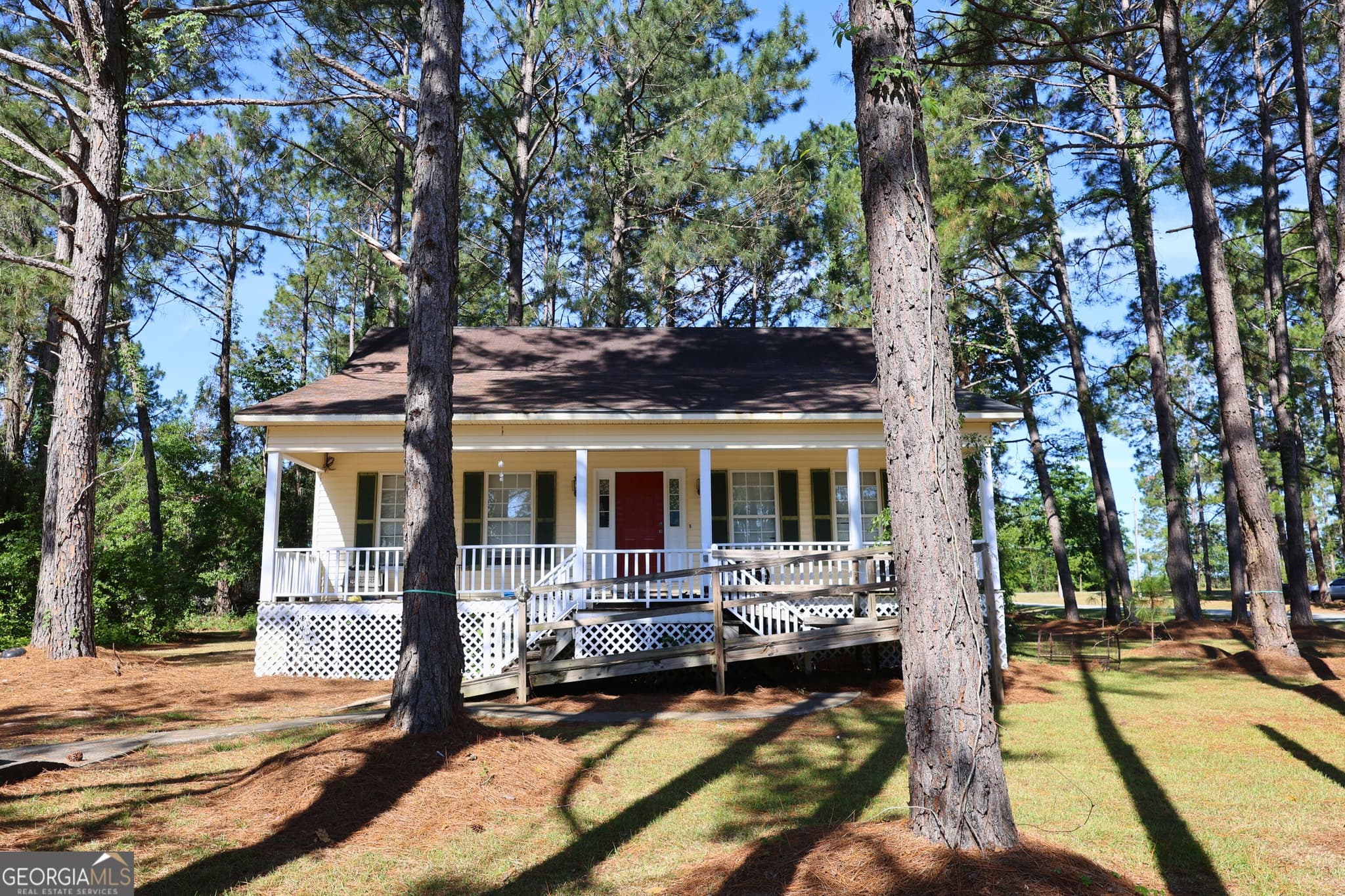 3 bedroom, 2 bathroom, 1,634 sq ft single family residence for sale at 500 S Kevin Court, Statesboro, GA 30461 — photo 1 of 21