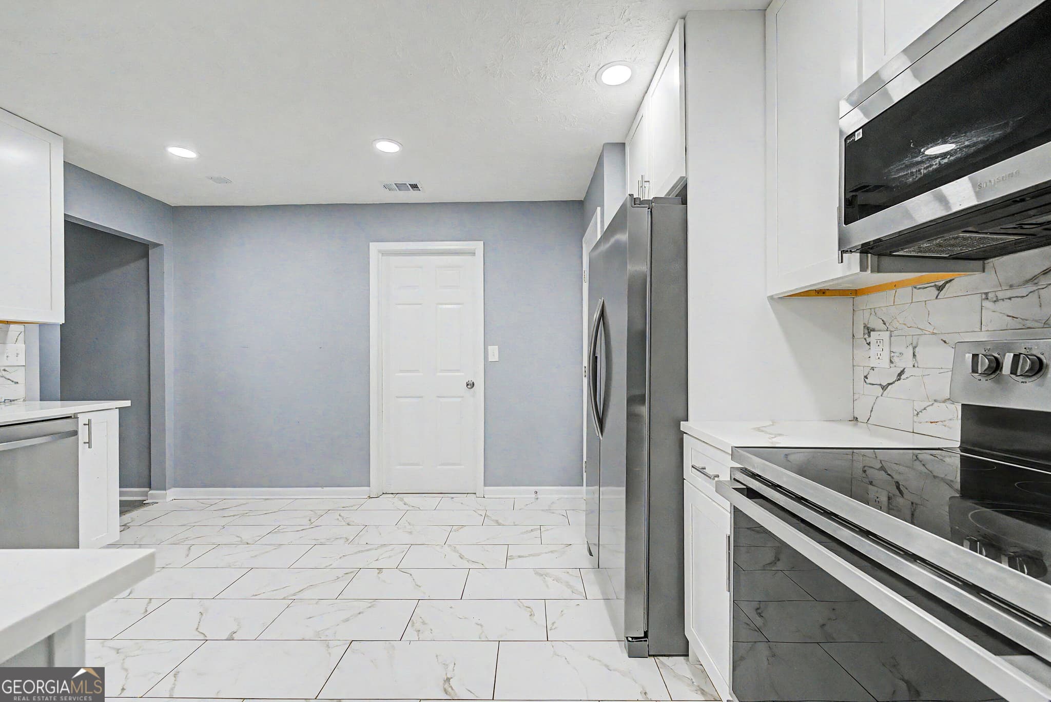 4 bedroom, 3 bathroom, 1,970 sq ft single family residence for sale at 1141 Gable Terrace, Jonesboro, GA 30236 — photo 7