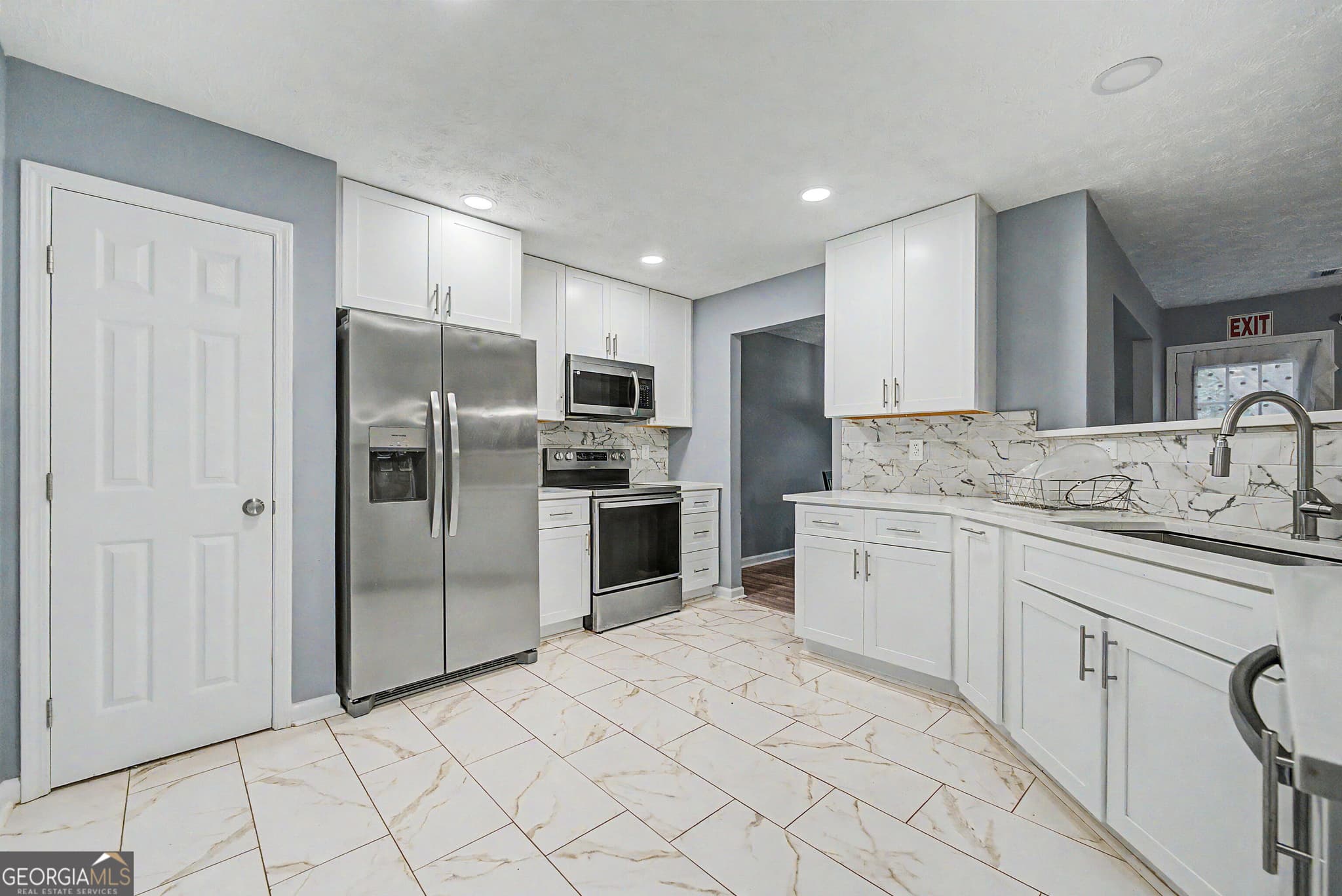 4 bedroom, 3 bathroom, 1,970 sq ft single family residence for sale at 1141 Gable Terrace, Jonesboro, GA 30236 — photo 9