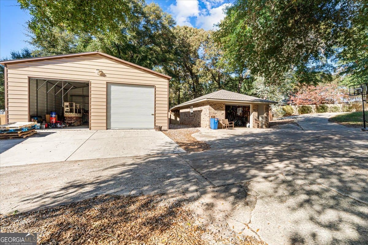 4 bedroom, 3.5 bathroom, 5,354 sq ft single family residence for sale at 230 Tucker Road, Warner Robins, GA 31088 — photo 6