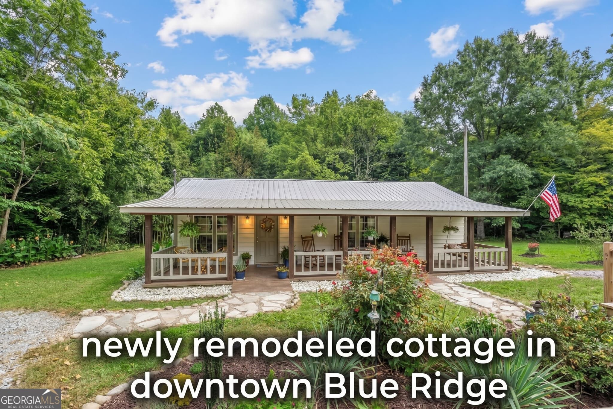 2 bedroom, 2 bathroom, 1,224 sq ft single family residence for sale at 325 Austin Street, Blue Ridge, GA 30513