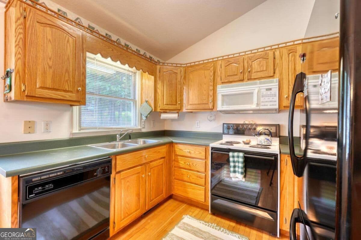 4 bedroom, 3 bathroom, 2,112 sq ft single family residence for sale at 103 M And M Place LOT #8 & 9, Blairsville, GA 30512 — photo 7
