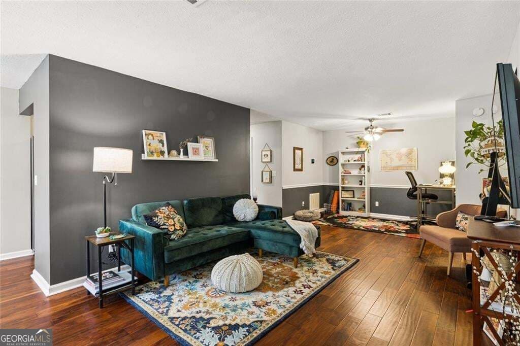 2 bedroom, 2 bathroom, 1,302 sq ft condominium for sale at 804 Peachtree Forest Avenue, Peachtree Corners, GA 30092