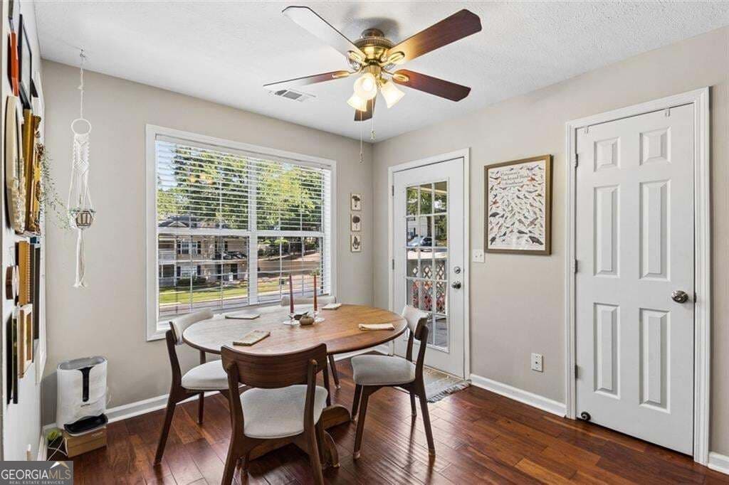 2 bedroom, 2 bathroom, 1,302 sq ft condominium for sale at 804 Peachtree Forest Avenue, Peachtree Corners, GA 30092 — photo 8