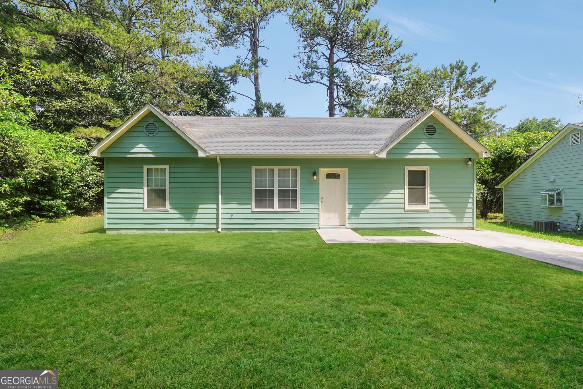 3 bedroom, 2 bathroom, 1,290 sq ft single family residence for rent at 9202 Fairway Court, Riverdale, GA 30274 for $1,595 a month — photo 1 of 1