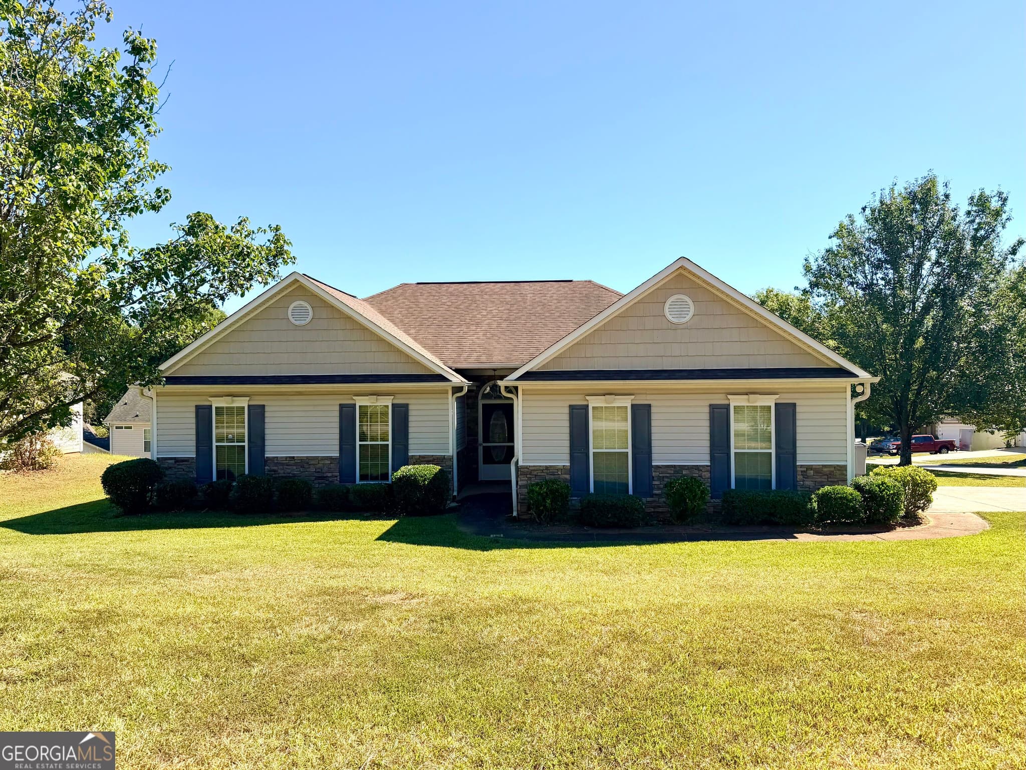 4 bedroom, 2 bathroom, 1,663 sq ft single family residence for sale at 100 Deer Creek Drive, Lagrange, GA 30240 — photo 2