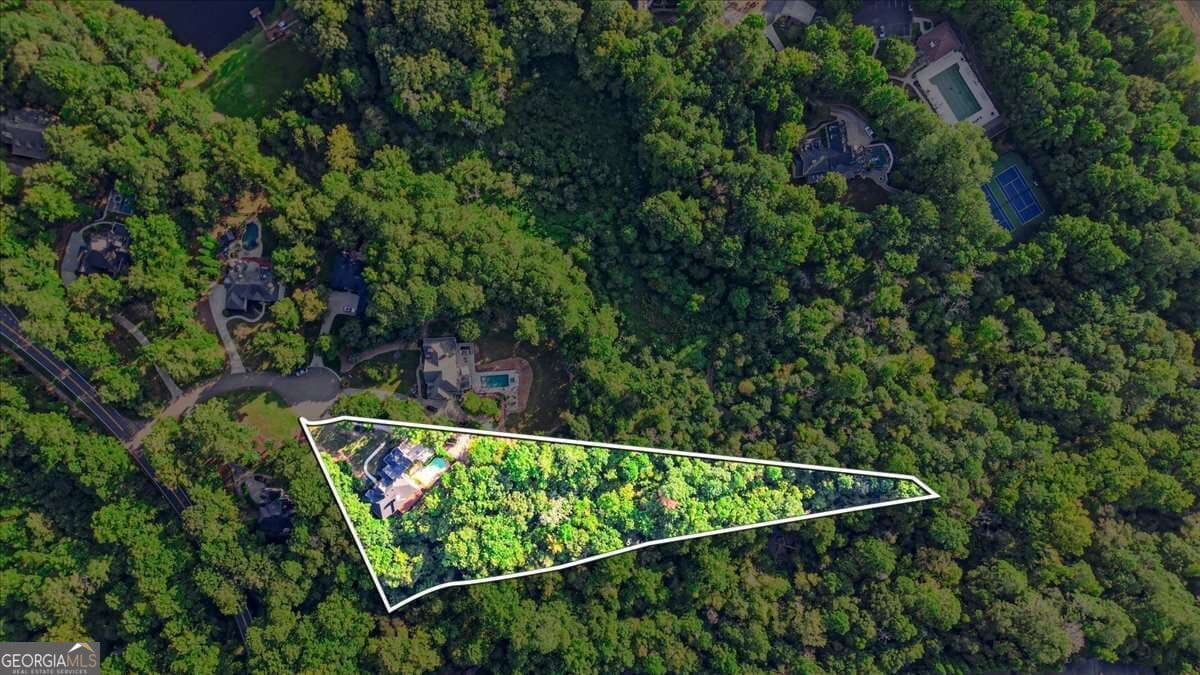 5 bedroom, 5.5 bathroom, 5,653 sq ft single family residence for sale at 115 Providence Lake Point, Milton, GA 30004 — photo 9