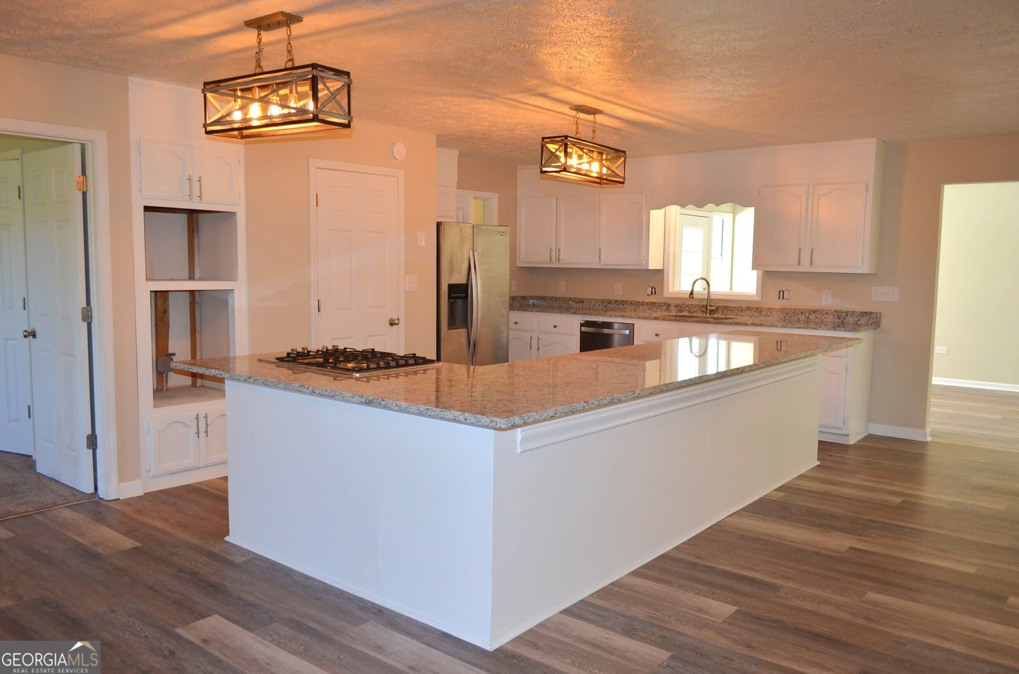5 bedroom, 3 bathroom, 2,102 sq ft single family residence for sale at 794 Ga Highway 87, Cochran, GA 31014 — photo 7