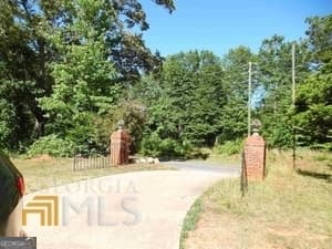 4 bedroom, 2 bathroom, 3,504 sq ft single family residence for sale at 573 Lester Road, Fayetteville, GA 30215 — photo 6