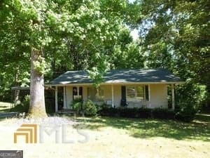 4 bedroom, 2 bathroom, 3,504 sq ft single family residence for sale at 573 Lester Road, Fayetteville, GA 30215 — photo 5