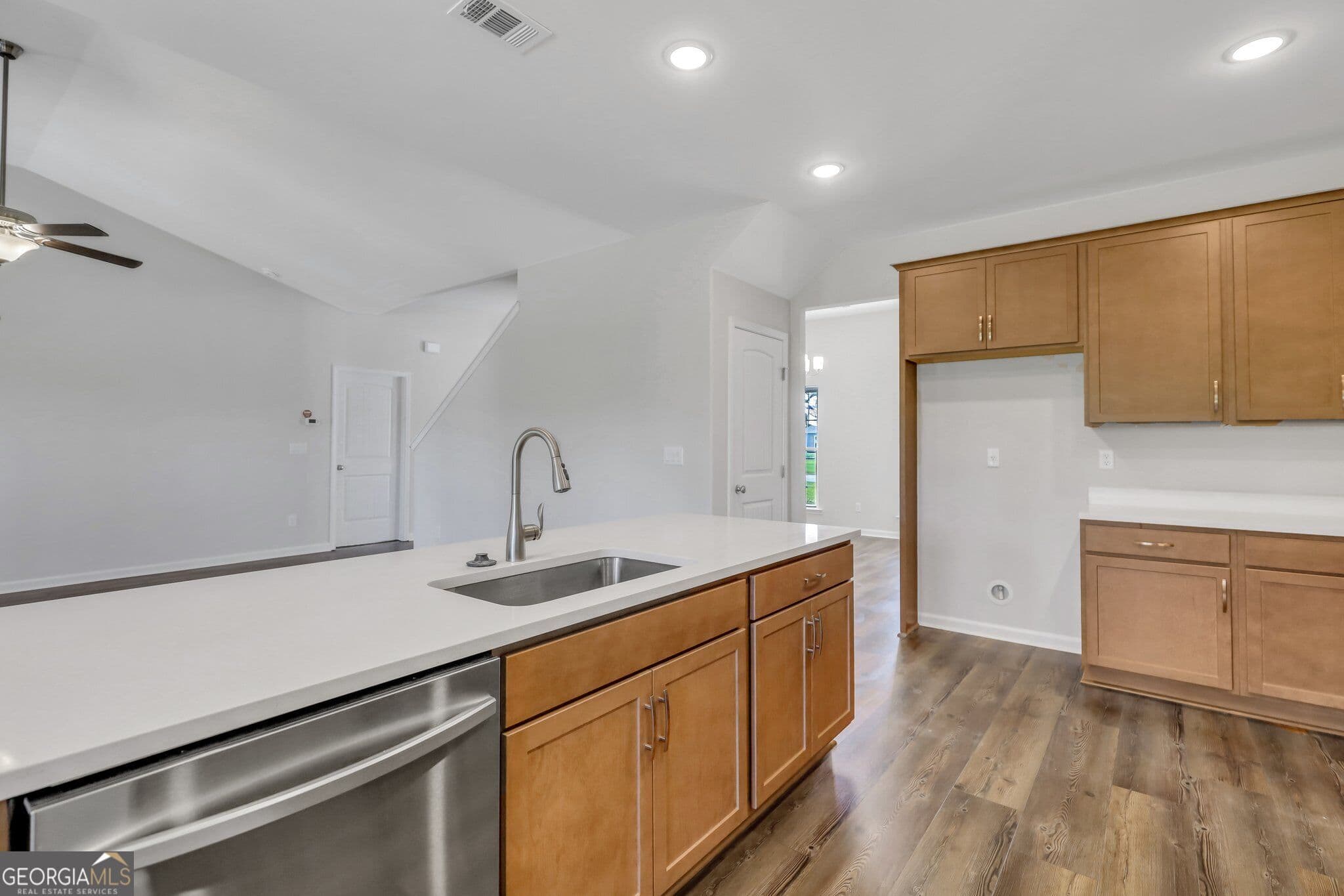 4 bedroom, 3 bathroom, 2,447 sq ft single family residence for sale at 128 Pioneer Way, Kingsland, GA 31548 — photo 8