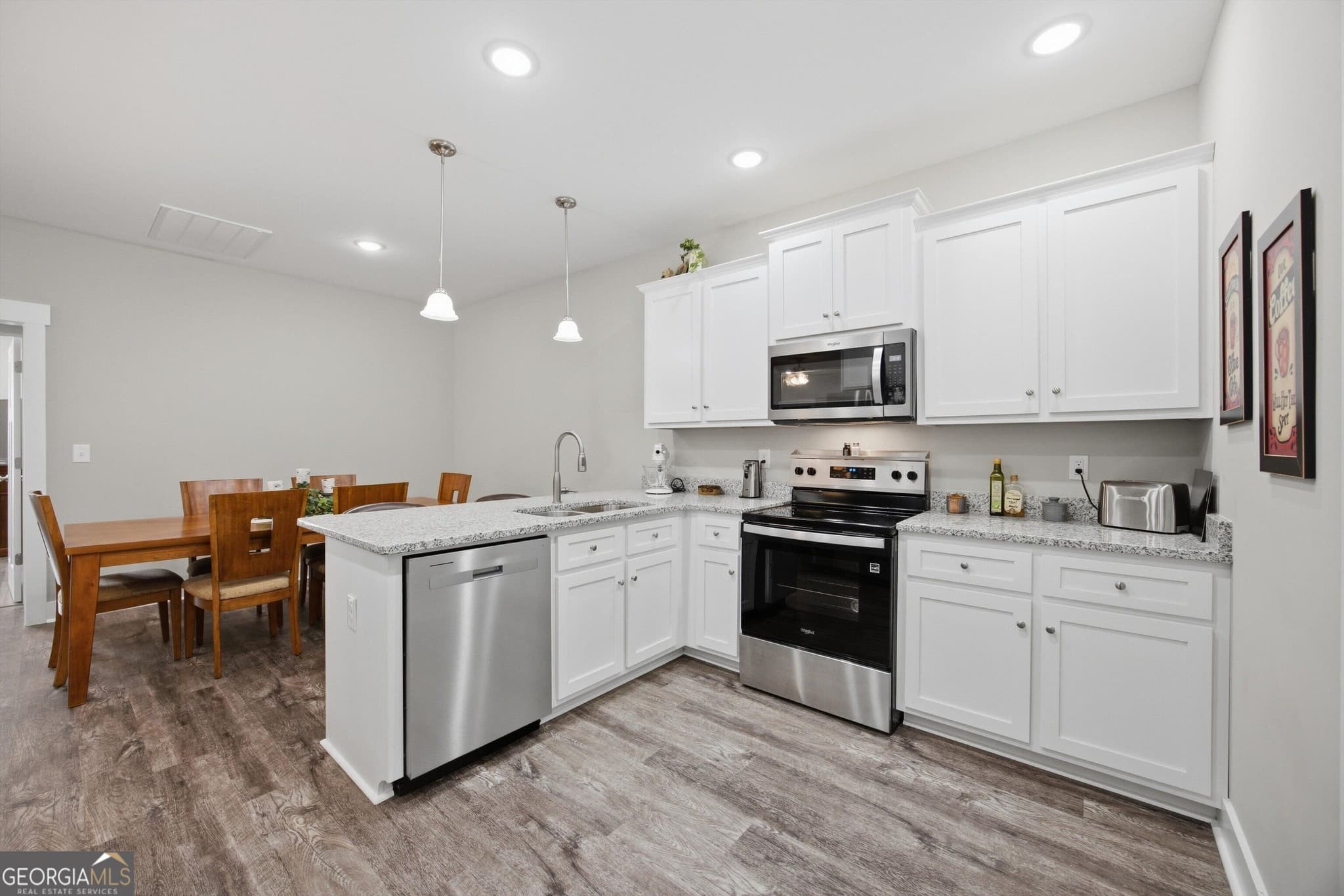 2 bedroom, 2.5 bathroom, 1,450 sq ft townhouse for sale at 84 Maddox Lane, Chatsworth, GA 30705 — photo 4