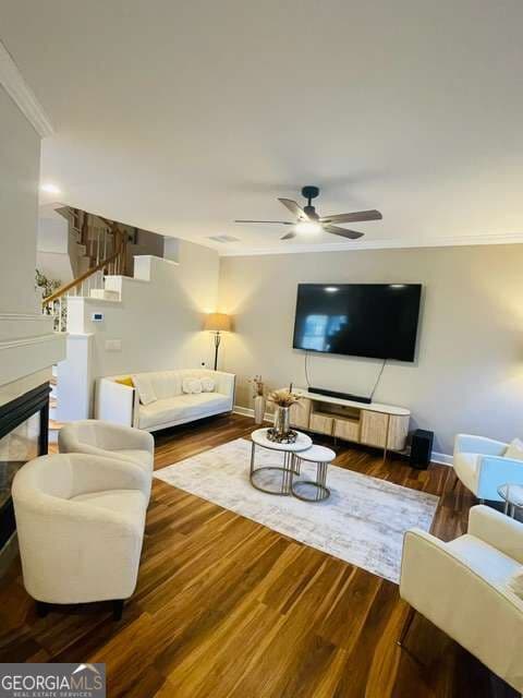 3 bedroom, 2.5 bathroom, 1,850 sq ft townhouse for sale at 8620 Hope Mews Court, Sandy Springs, GA 30350 — photo 6