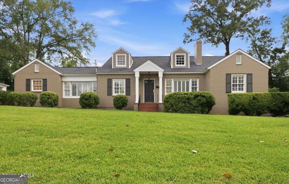 4 bedroom, 4 bathroom, 2,933 sq ft single family residence for sale at 3561 Overlook Avenue, Macon, GA 31204