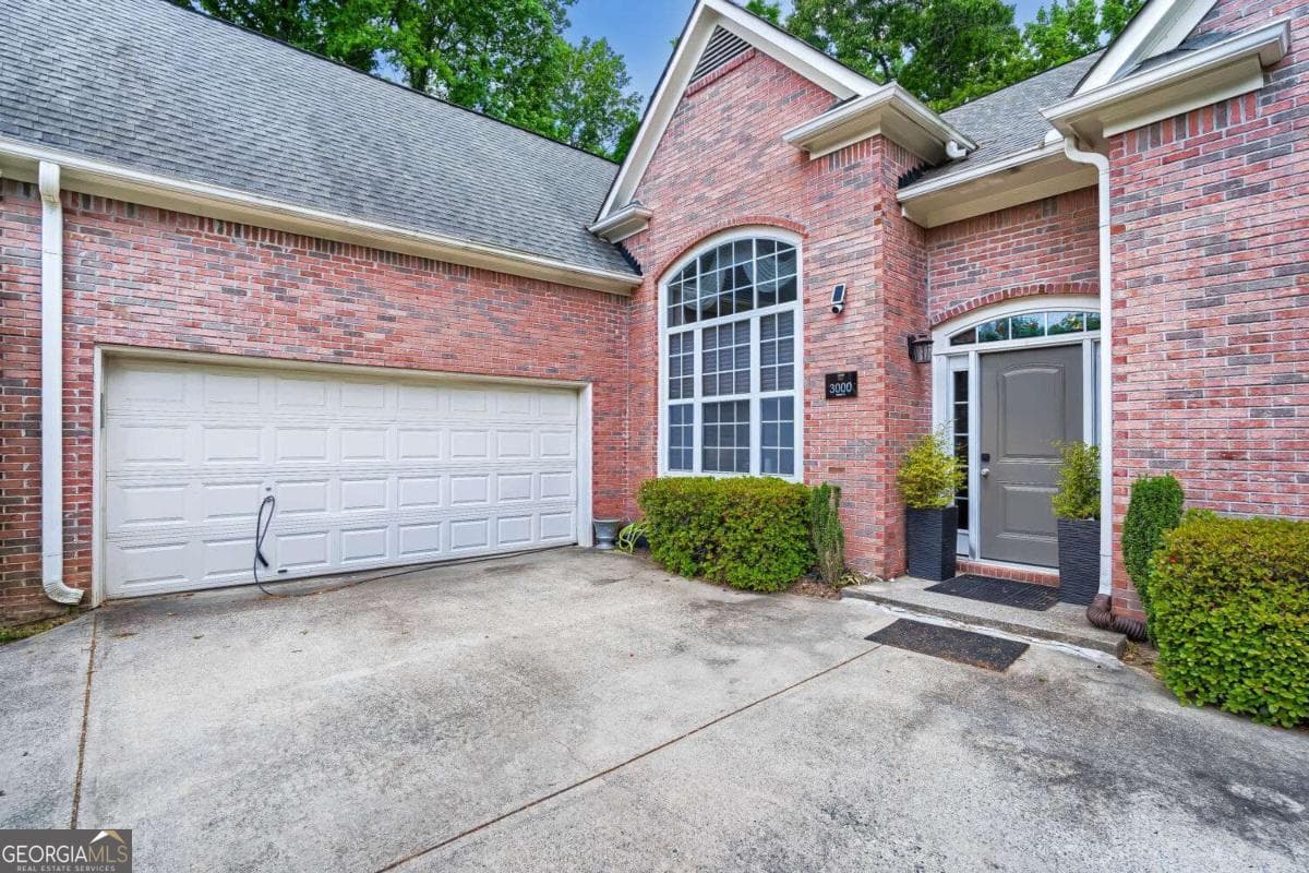 4 bedroom, 3 bathroom, 2,676 sq ft single family residence for sale at 3000 Barimore Place, Dacula, GA 30019 — photo 3