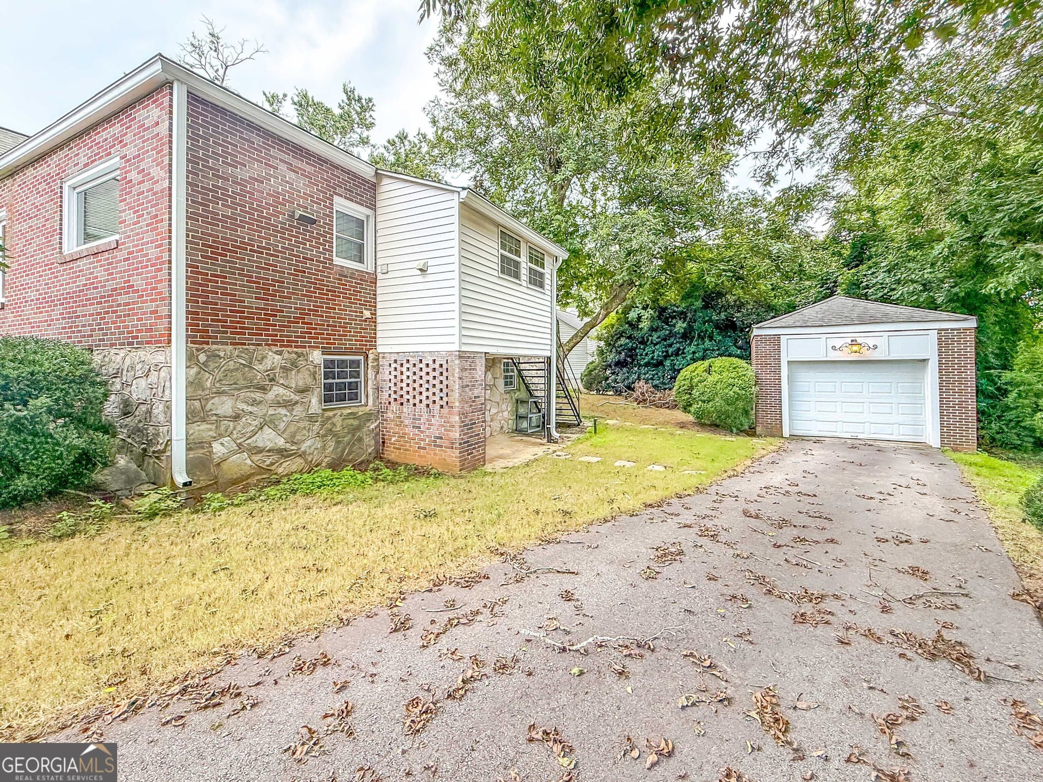 3 bedroom, 2 bathroom, 2,202 sq ft single family residence for rent at 598 Main Street, Palmetto, GA 30268 for $2,600 a month — photo 3