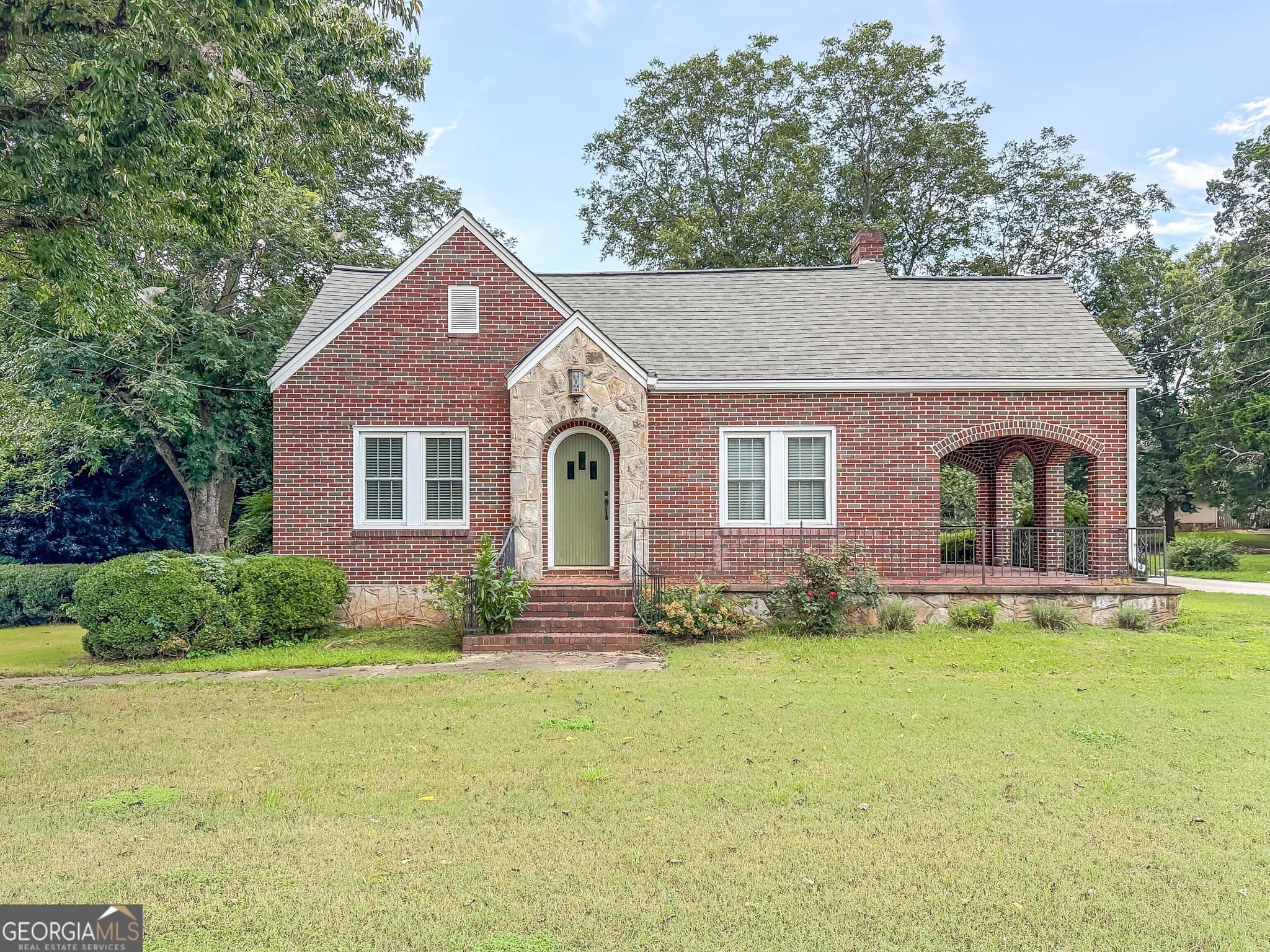 3 bedroom, 2 bathroom, 2,202 sq ft single family residence for rent at 598 Main Street, Palmetto, GA 30268 for $2,600 a month — photo 1 of 20