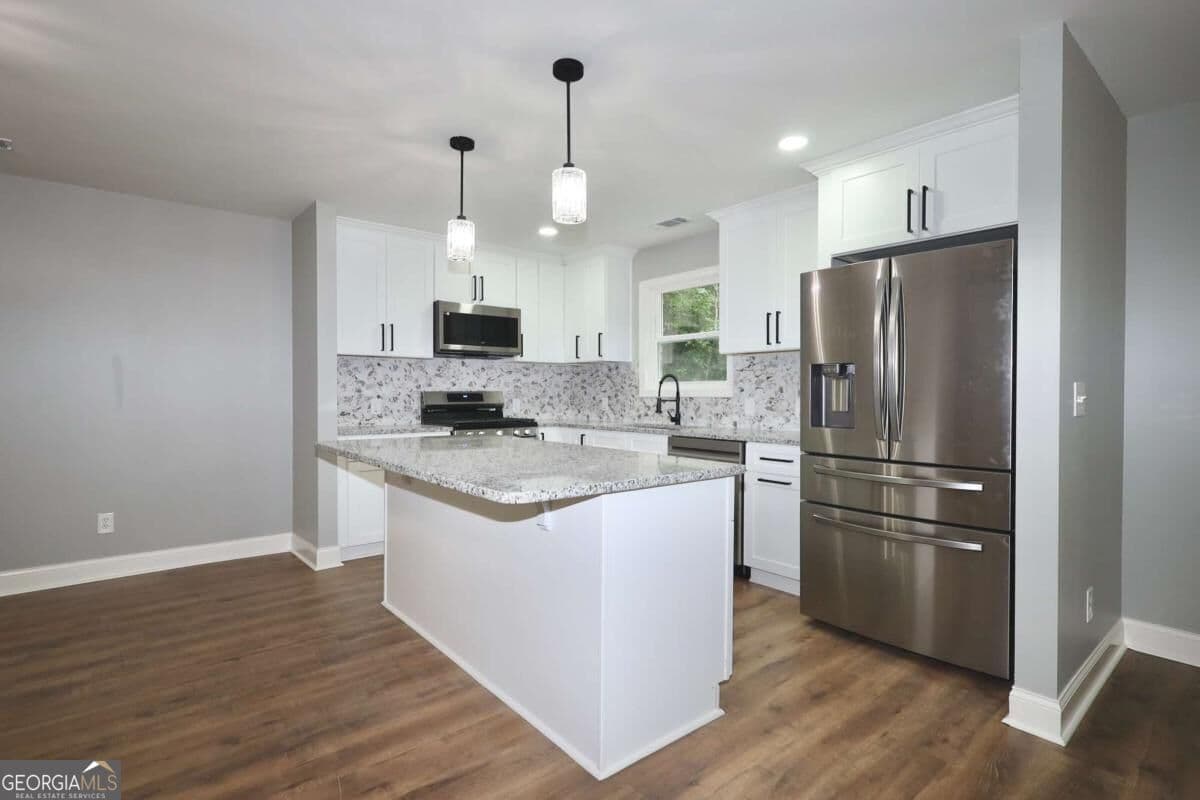 3 bedroom, 2 bathroom, 1,315 sq ft single family residence for sale at 3941 Canterbury Walk, Douglasville, GA 30135 — photo 7