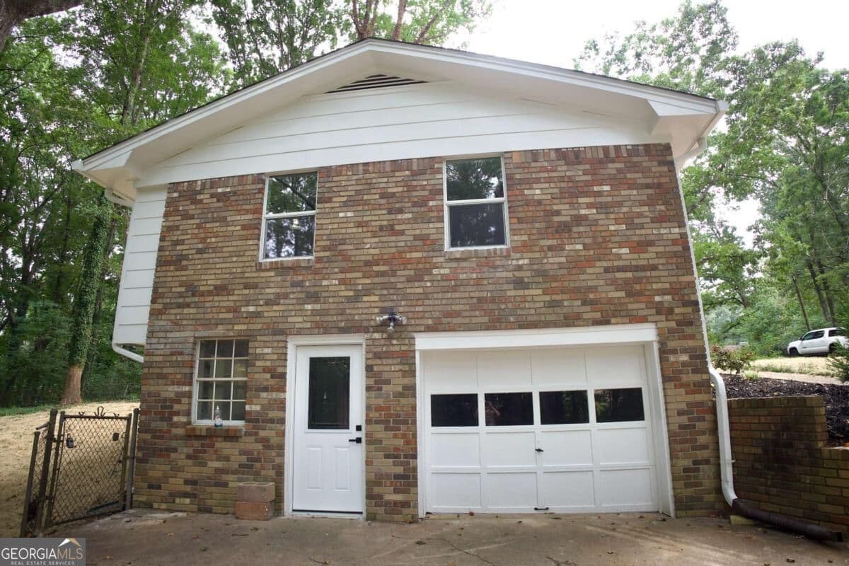 3 bedroom, 2 bathroom, 1,315 sq ft single family residence for sale at 3941 Canterbury Walk, Douglasville, GA 30135 — photo 4