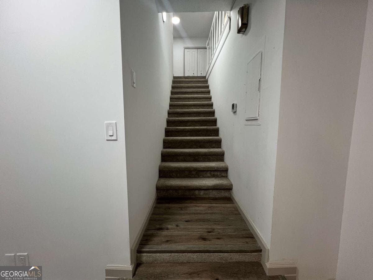 5 bedroom, 3 bathroom, 2,352 sq ft single family residence for rent at 5760 Penfield Place, Atlanta, GA 30349 for $3,200 a month — photo 2