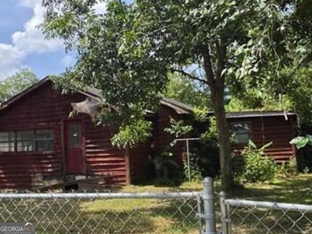 4 bedroom, 1 bathroom, 2,024 sq ft single family residence for sale at 209 Justice Avenue, Fitzgerald, GA 31750